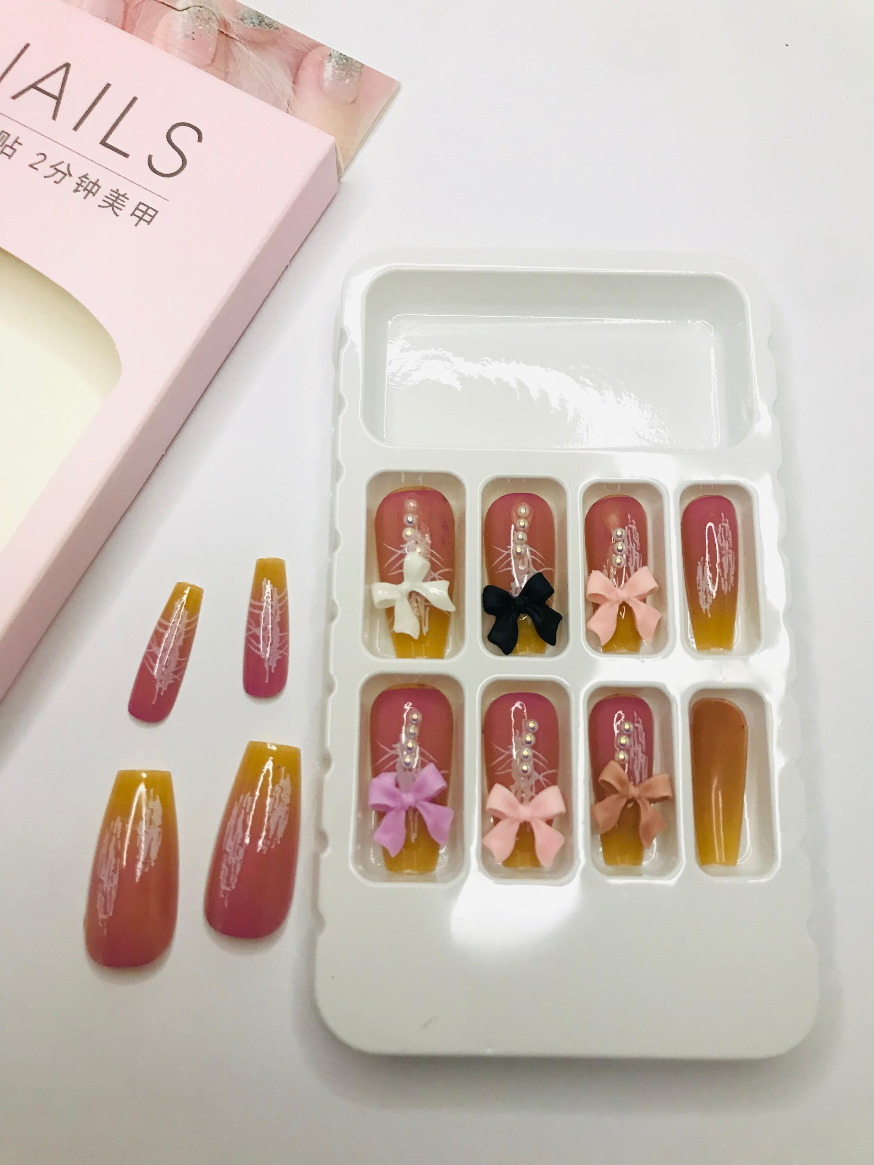 Press-On Gradient Bow Nail Set