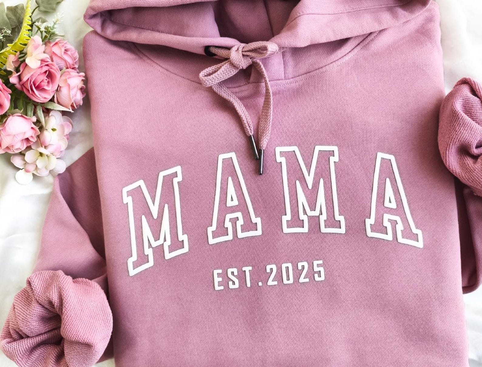 Personalized Mama Sweatshirt with Kid Names on Sleeve,Mama Sweater,Mothers Day Gift,Gift For MomNew Mom Gift, Minimalist Cool Mom Sweater