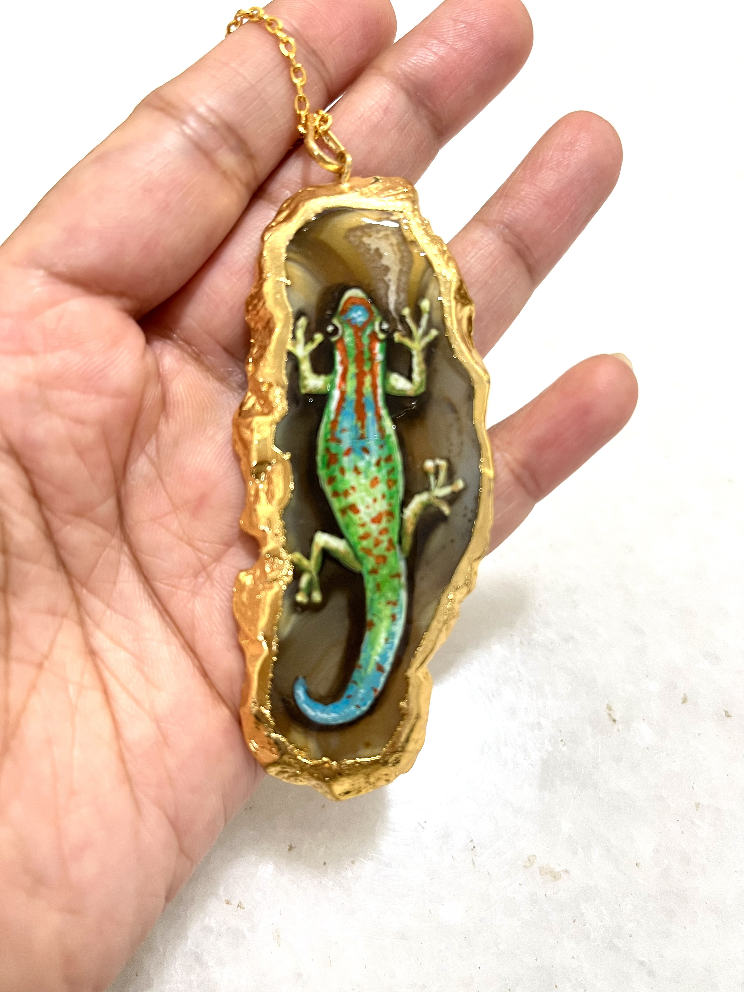 Gold Dust Gecko agate necklace -hand painted stone necklace, agate stone jewellery, unisex reptile necklace, gecko gifts