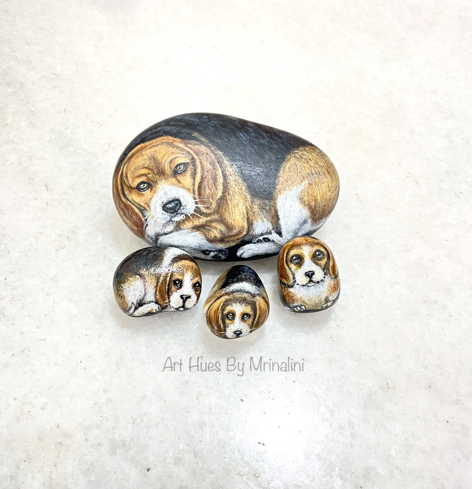 Hand-Painted Beagle Dog Family Stones - gift for mom & dog lovers gifts
