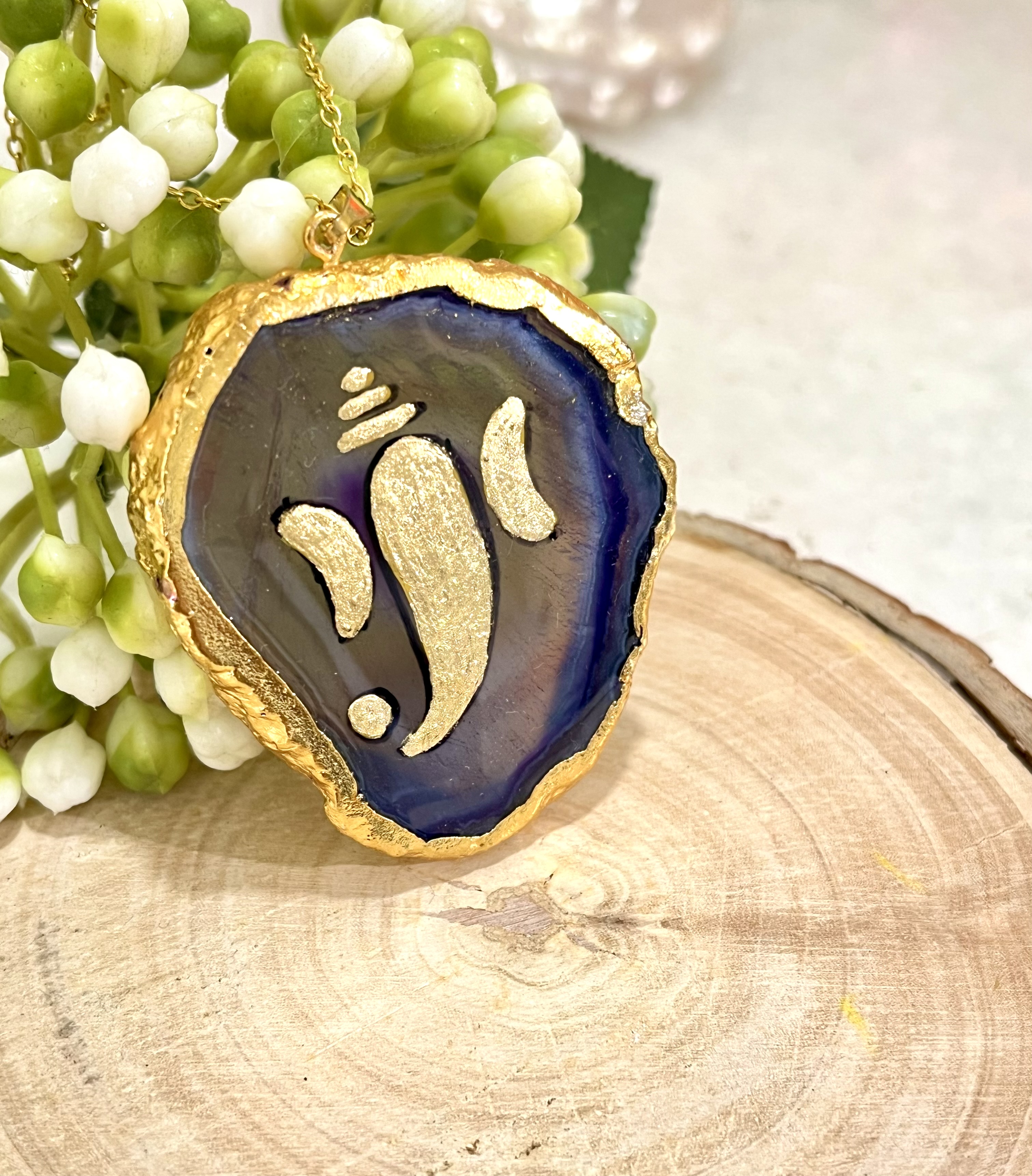 Hand-Painted Ganesha Pendant | Minimalist Spiritual Jewelry | Unique Diwali Gift – Art Hues Handcrafted Ganesha agate stone Pendant