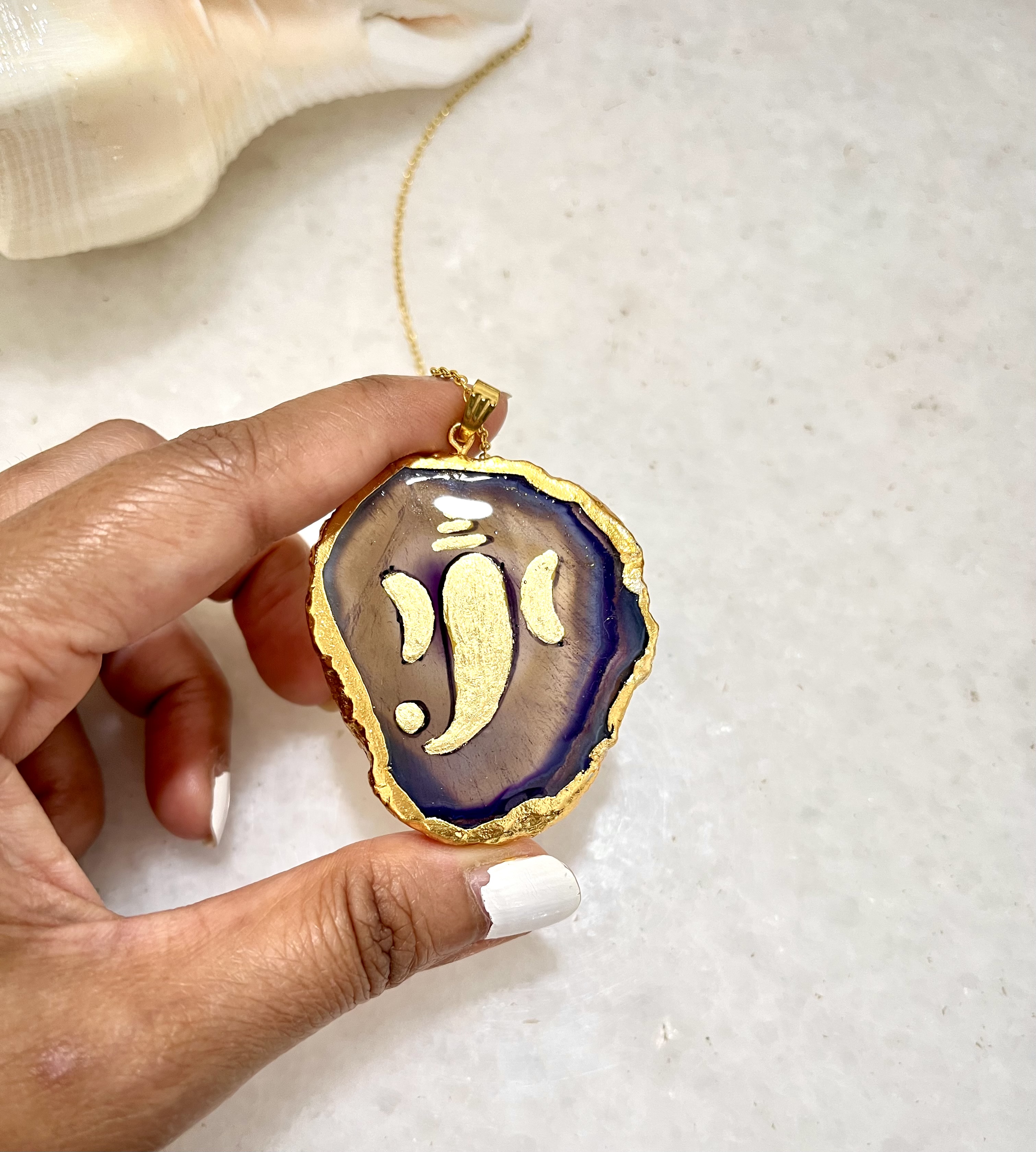 Hand-Painted Ganesha Pendant | Minimalist Spiritual Jewelry | Unique Diwali Gift – Art Hues Handcrafted Ganesha agate stone Pendant