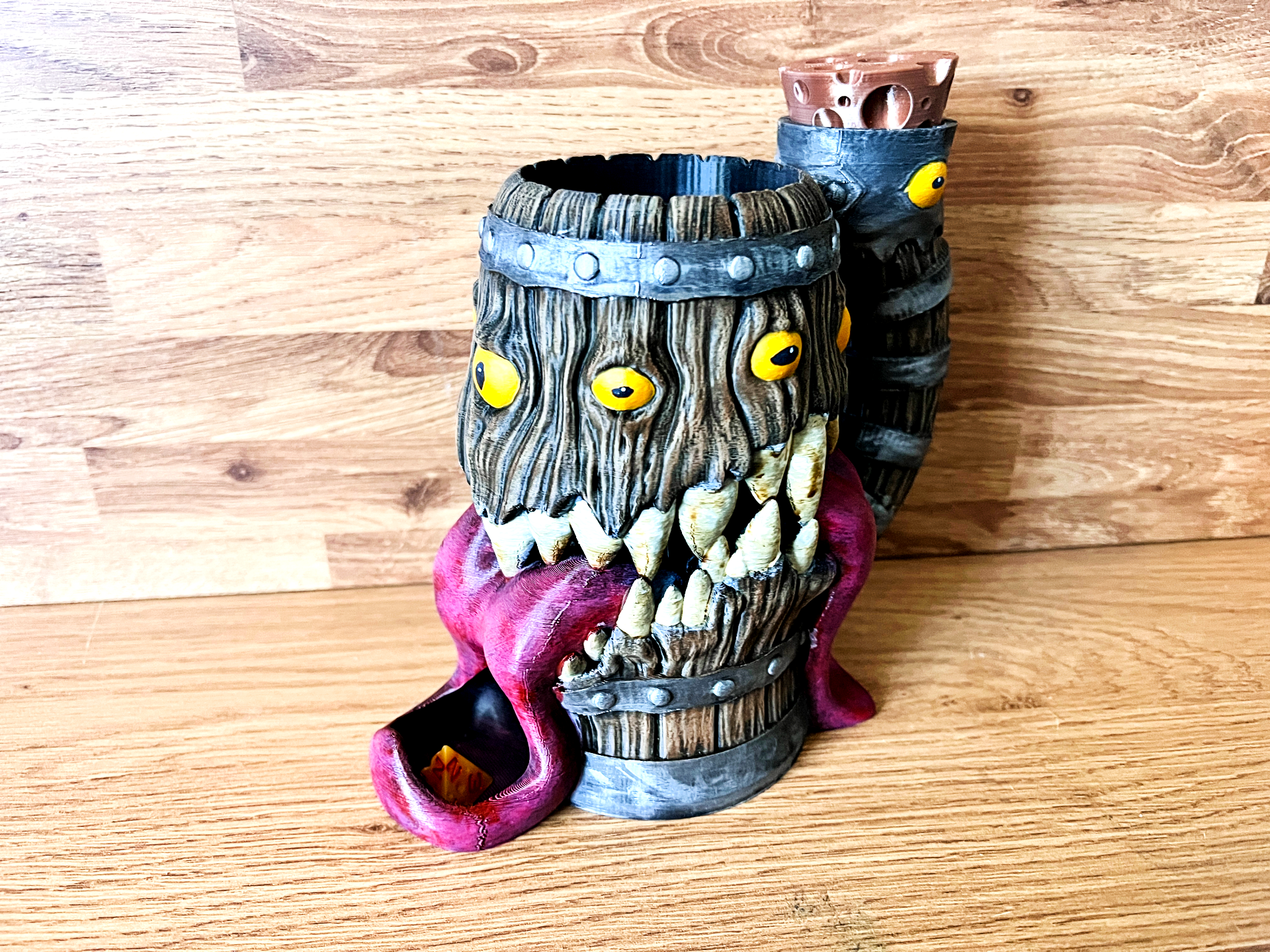 Mimic Dice Tower Can Cosy – Monster Mug Dice Roller for RPG & Fantasy Tabletop Gaming