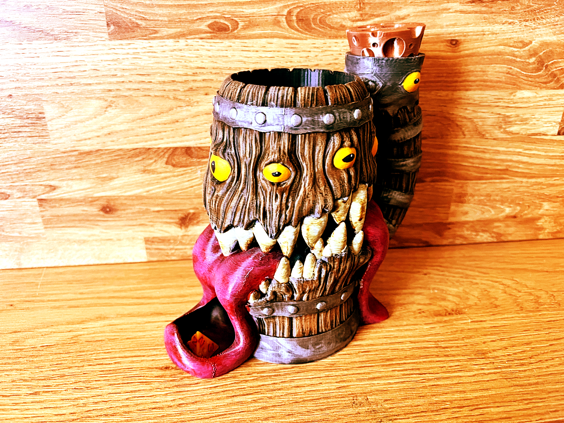 Mimic Dice Tower Can Cosy – Monster Mug Dice Roller for RPG & Fantasy Tabletop Gaming