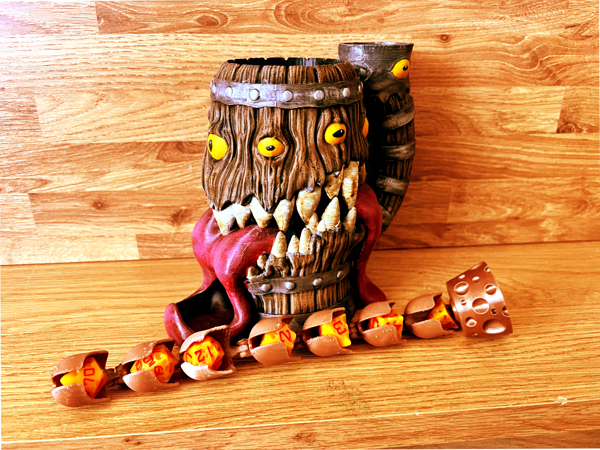 Mimic Dice Tower Can Cosy – Monster Mug Dice Roller for RPG & Fantasy Tabletop Gaming