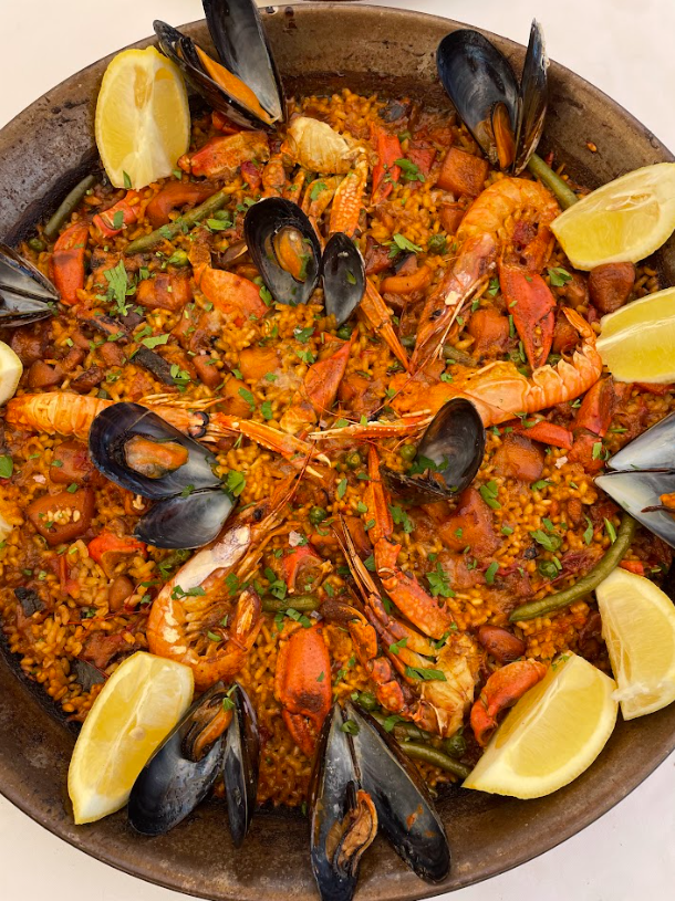 PAELLA / FIDEUÀ DE MARISC I PEIX (mín. 2 per.)