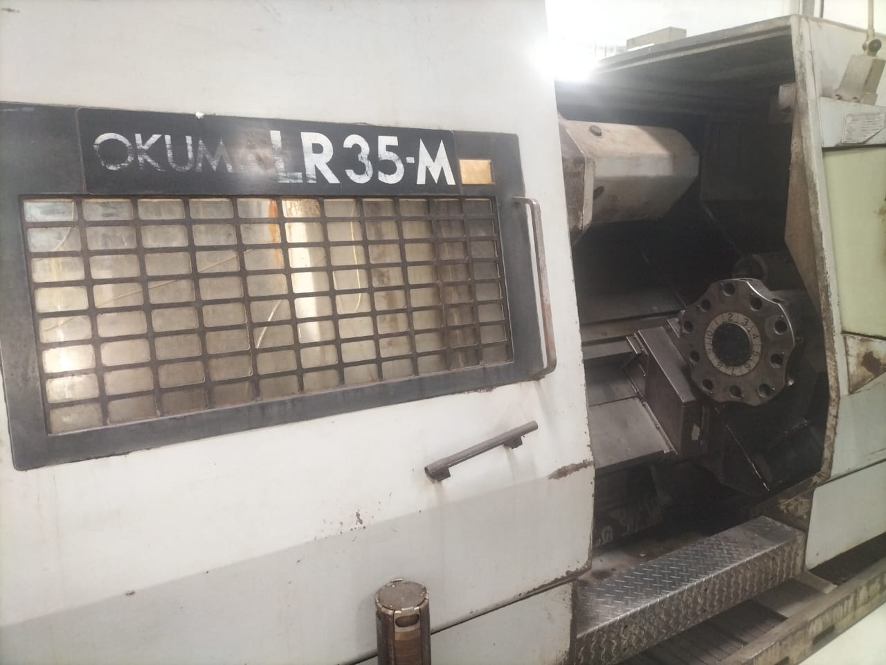 Okuma – Model LR35-M