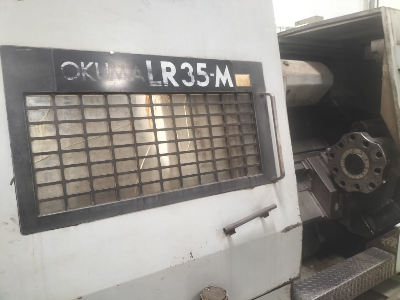 Okuma – Model LR35-M