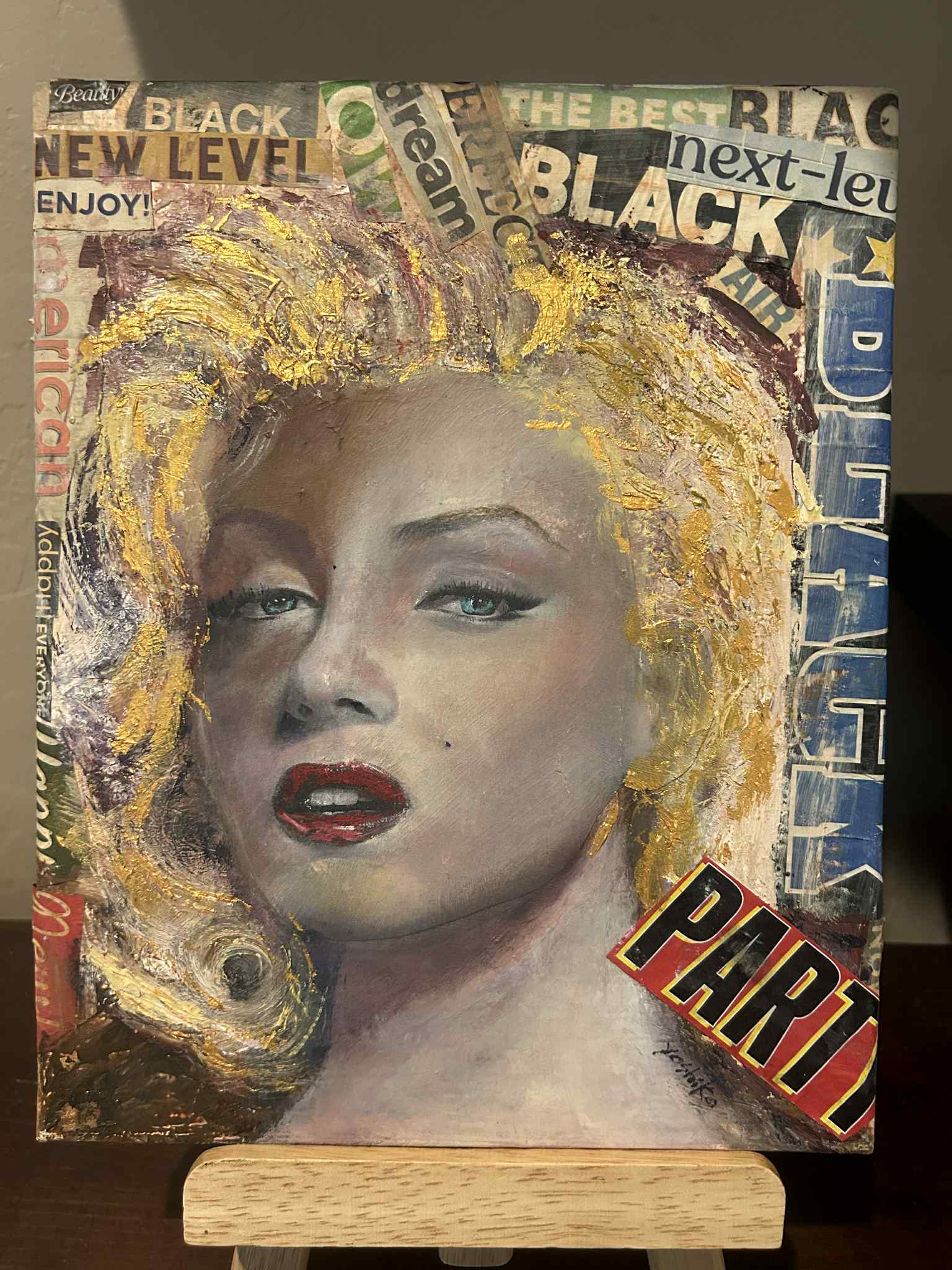Golden Hair 8" x 10" /20.32cm x 25.4 cm 金色の髪