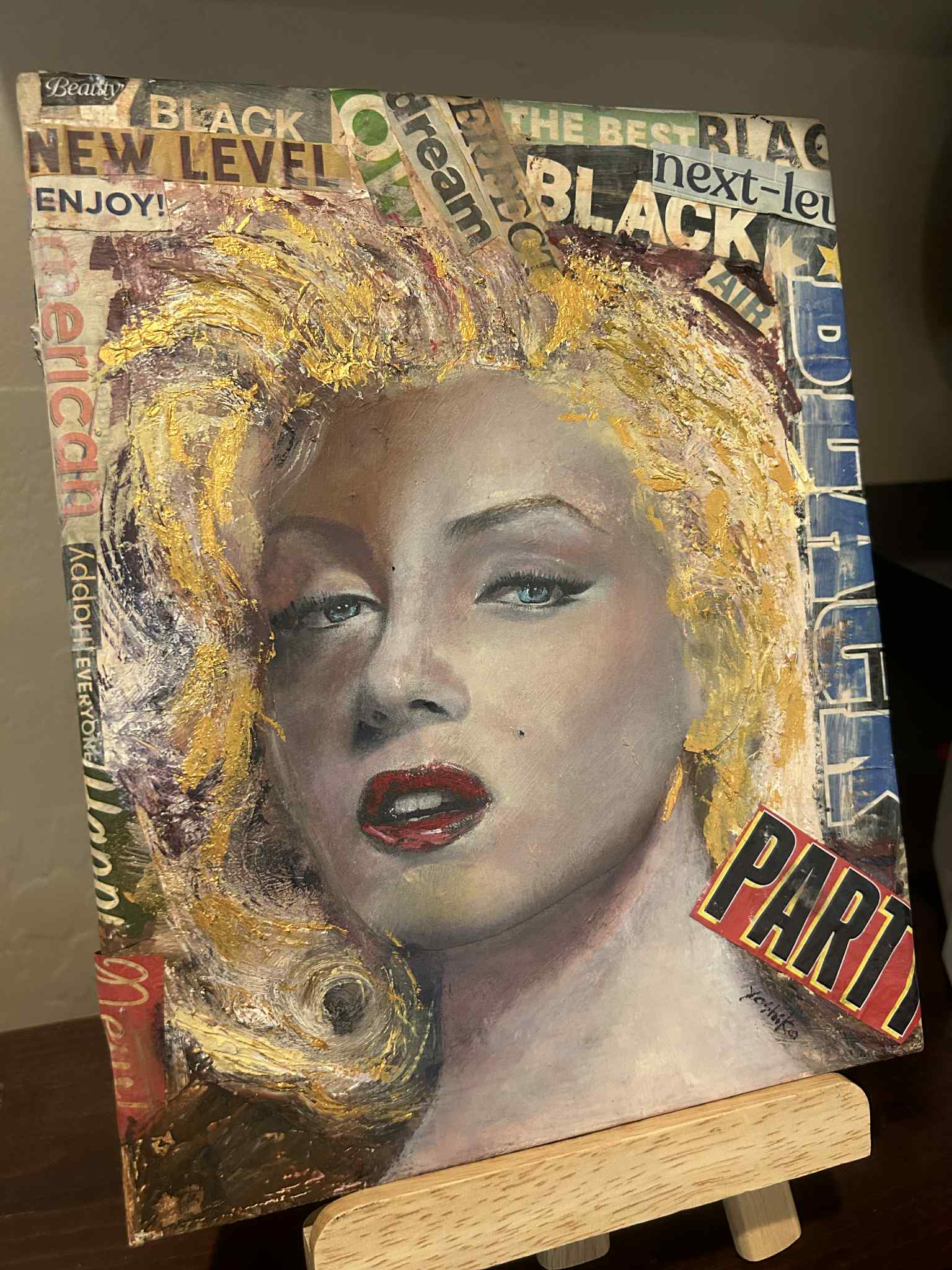 Golden Hair 8" x 10" /20.32cm x 25.4 cm 金色の髪