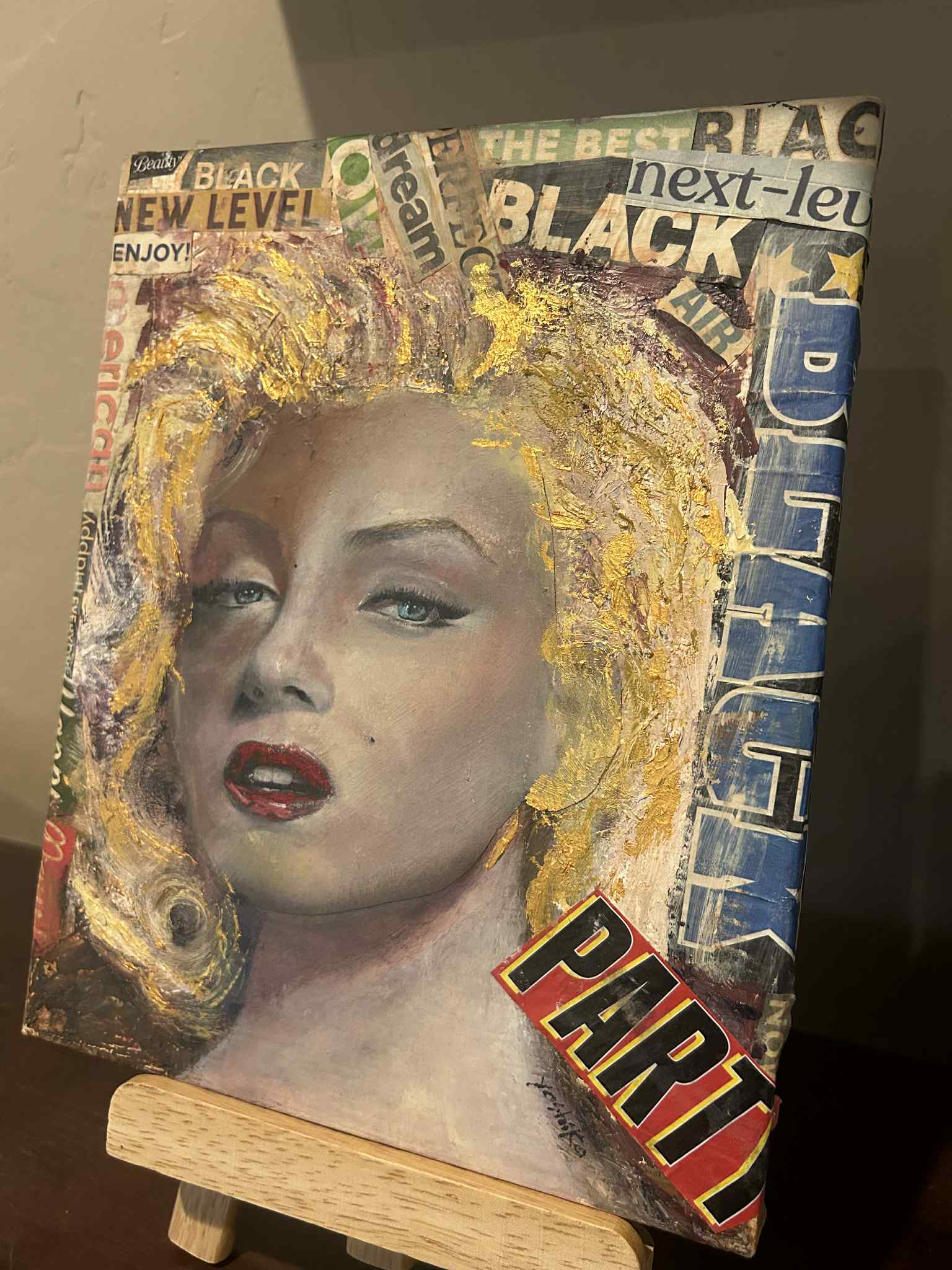 Golden Hair 8" x 10" /20.32cm x 25.4 cm 金色の髪