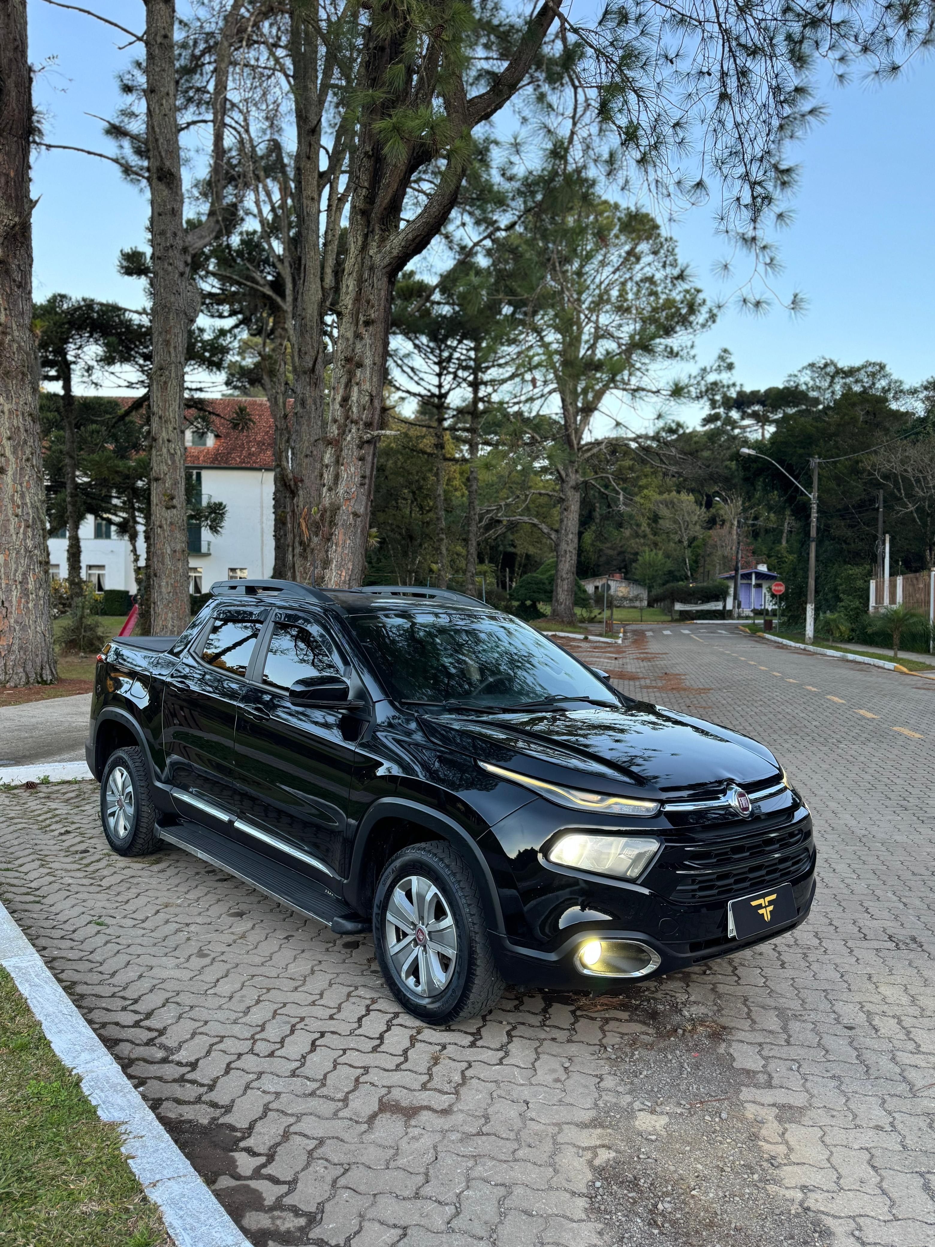 FIAT TORO FREEDOM 1.8 2017 FLEX