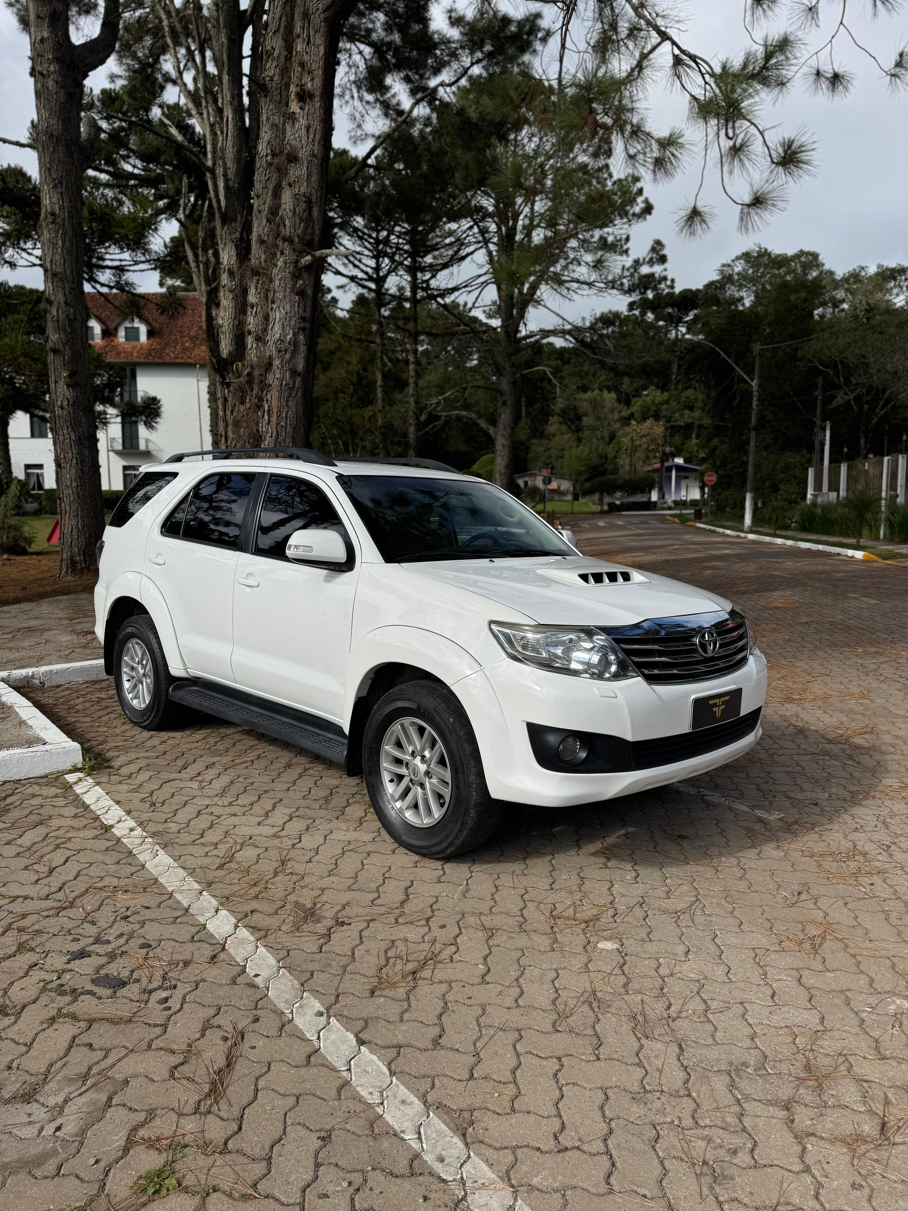 TOYOTA SW4 SRV 3.0 4X4 2014 DIESEL