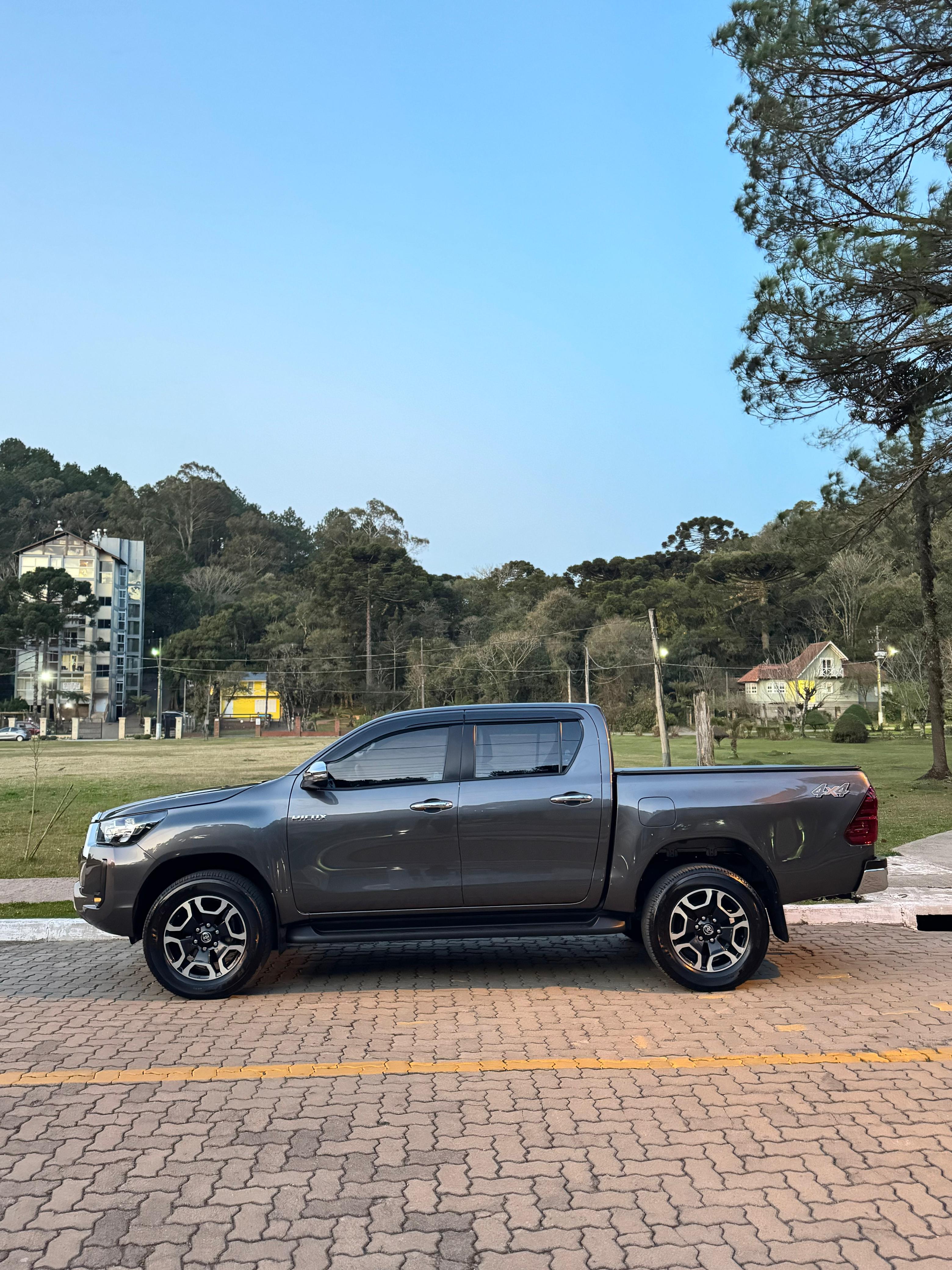 TOYOTA HILUX SRV 2022