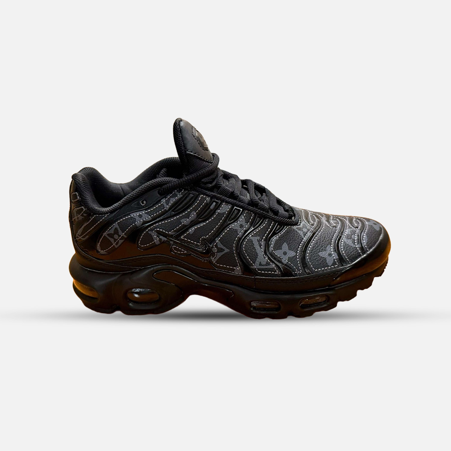 Black Sports Sneaker