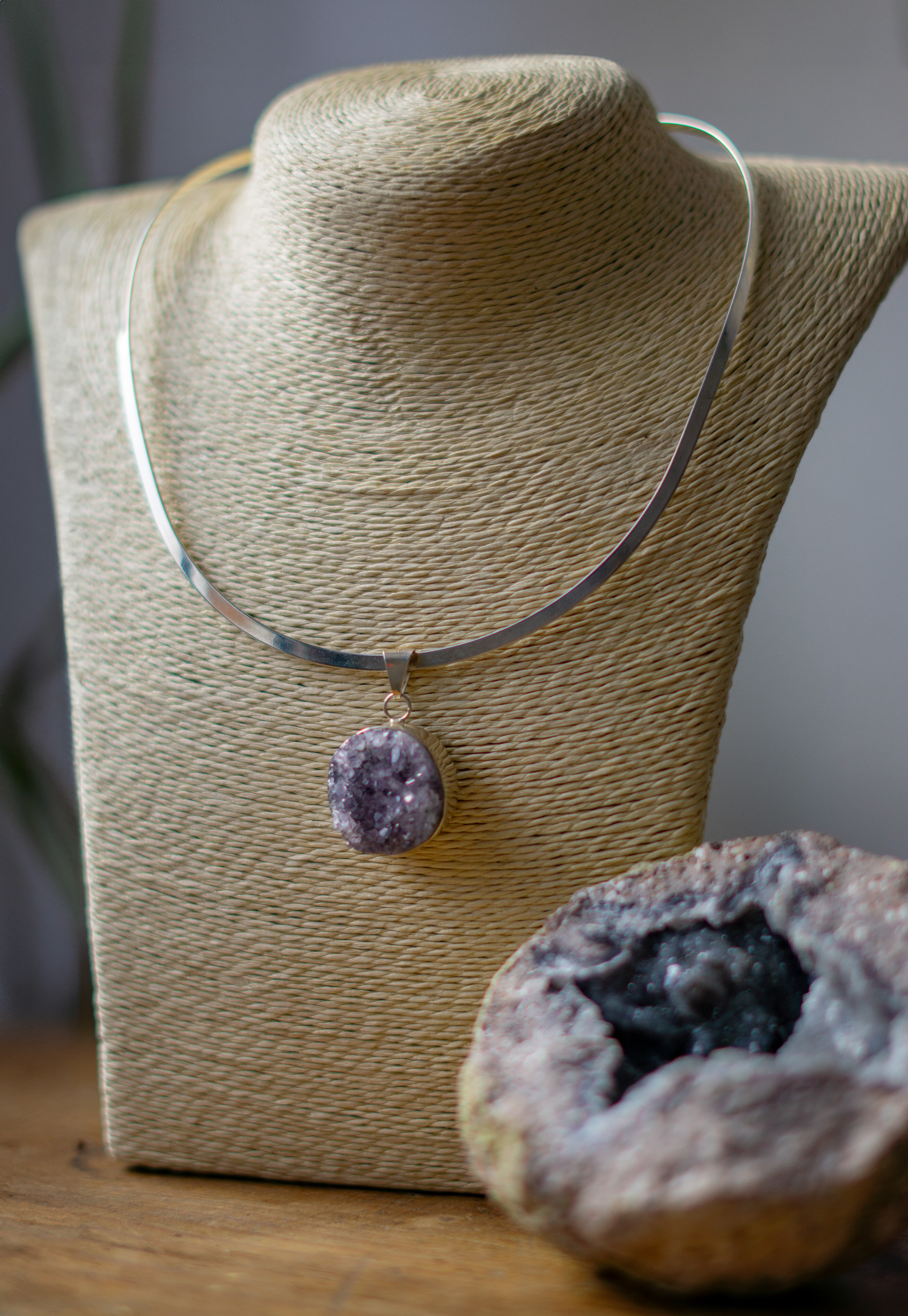 Colgante de geoda y plata