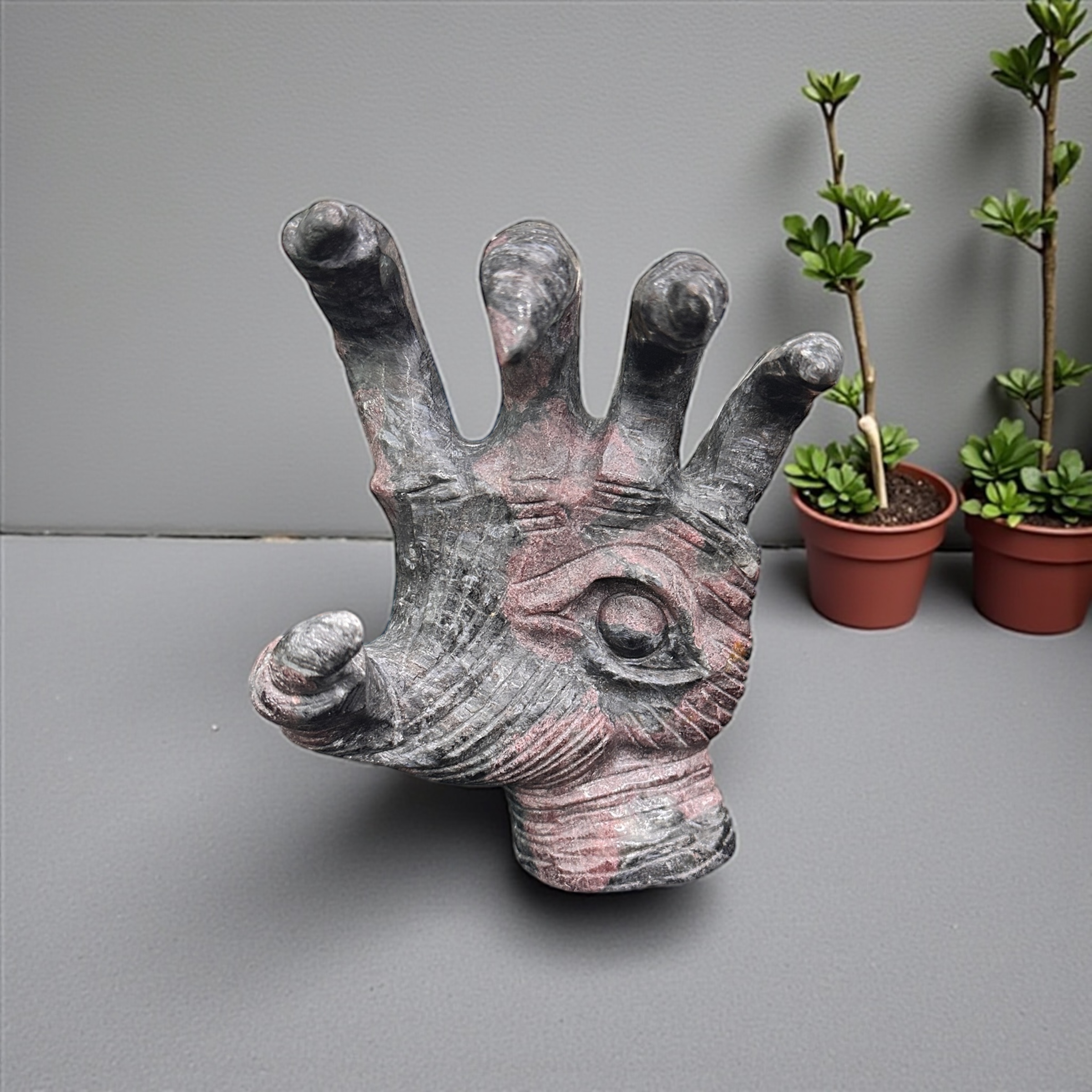 Garnet Hand 