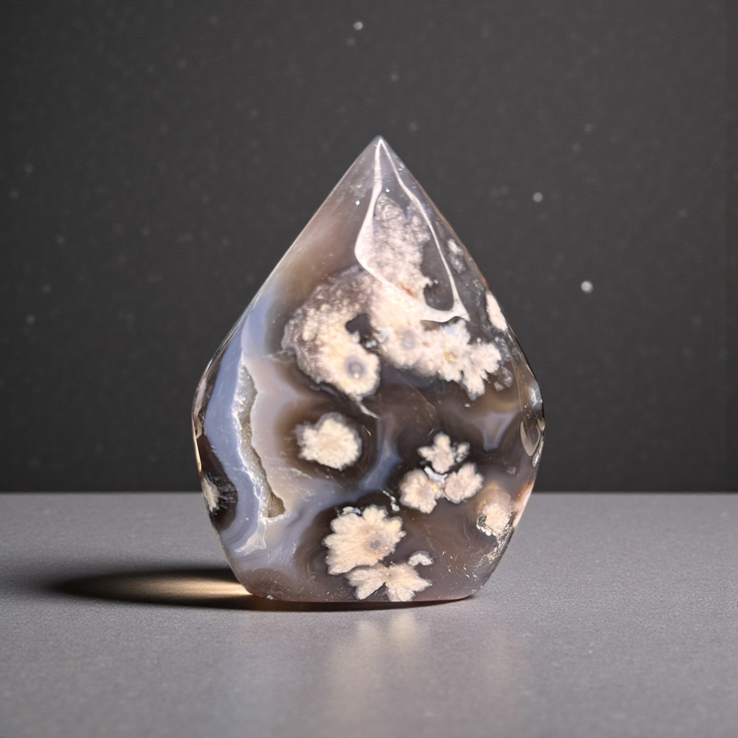 Black Flower Aagte Free Form 