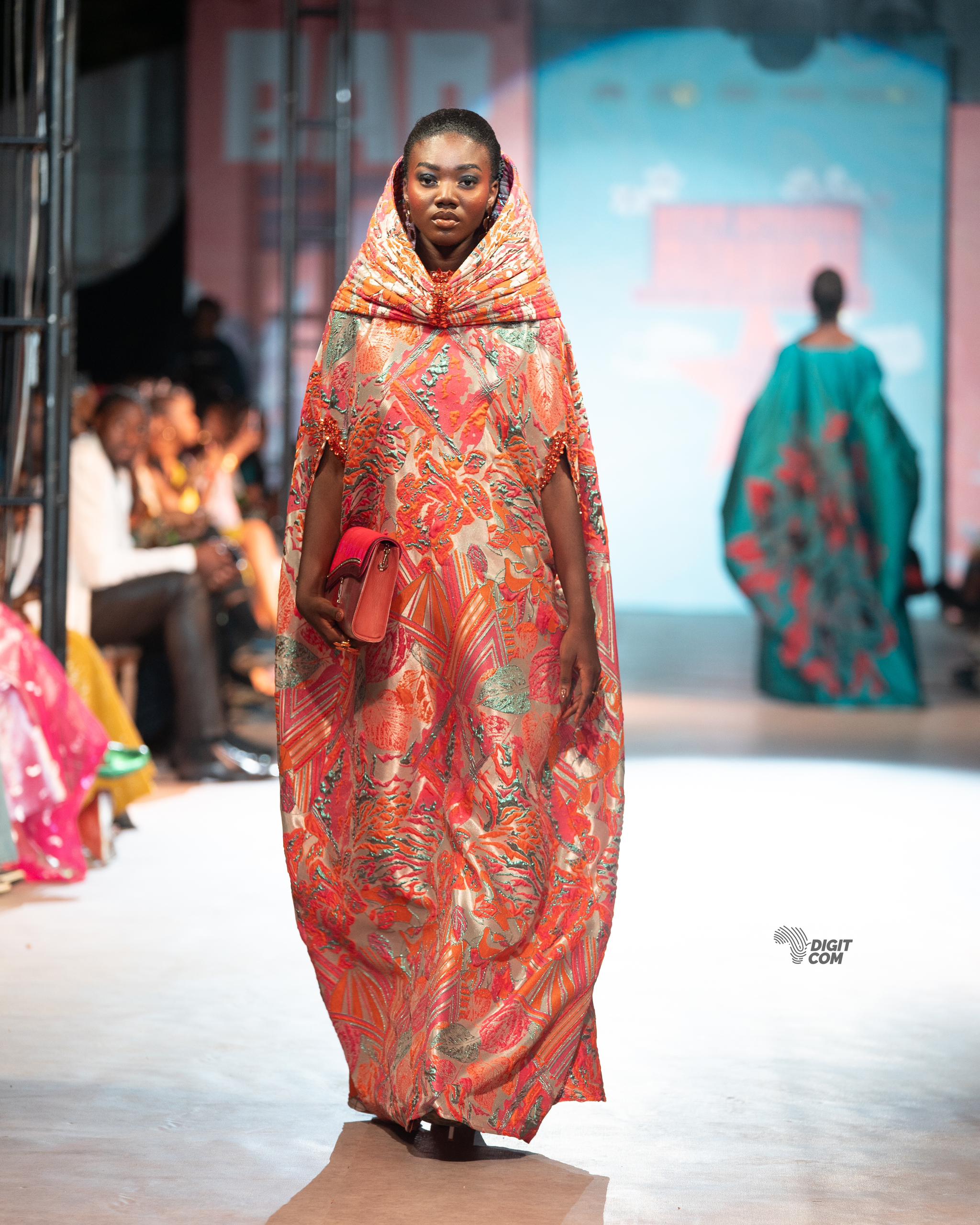 Robe traditionnelle colorée