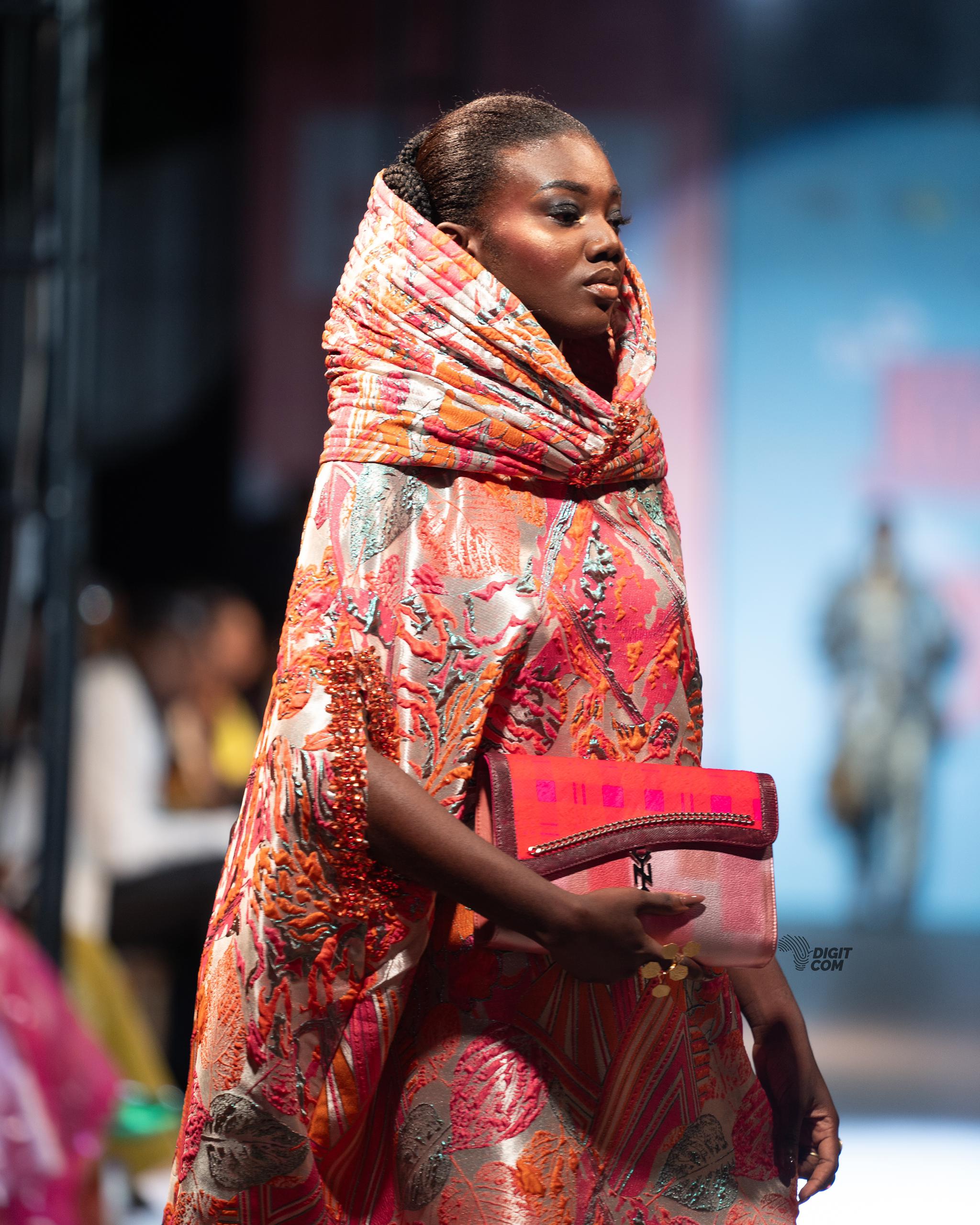 Robe traditionnelle colorée