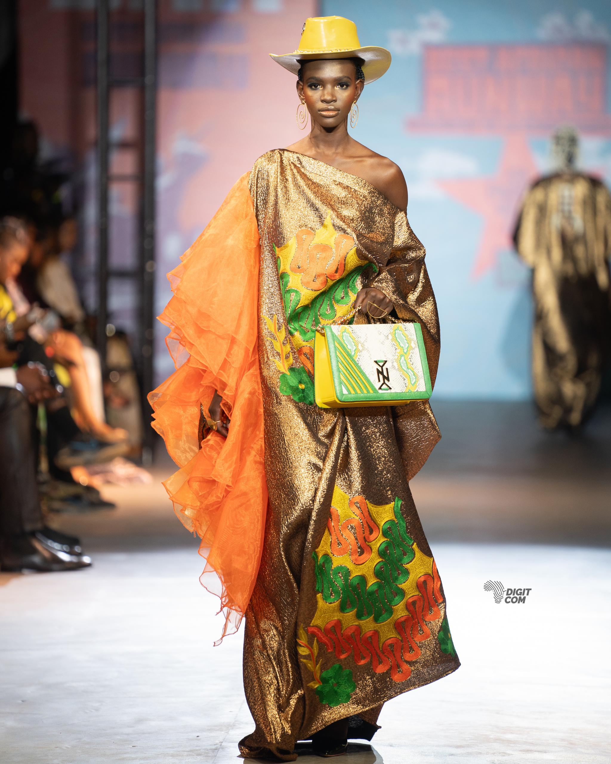 Robe de haute couture artistique