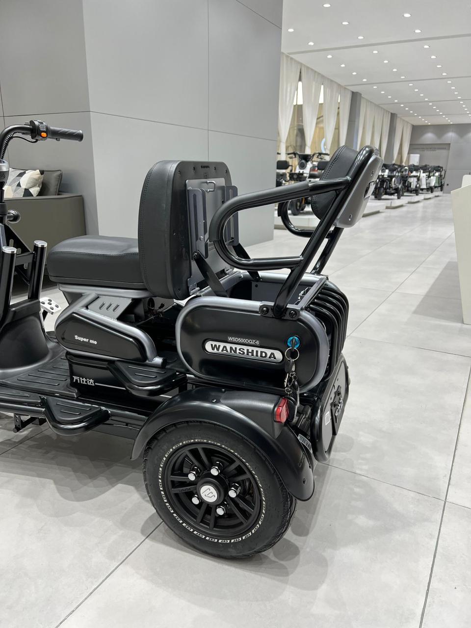 Triciclo Elétrico 3 Lugares