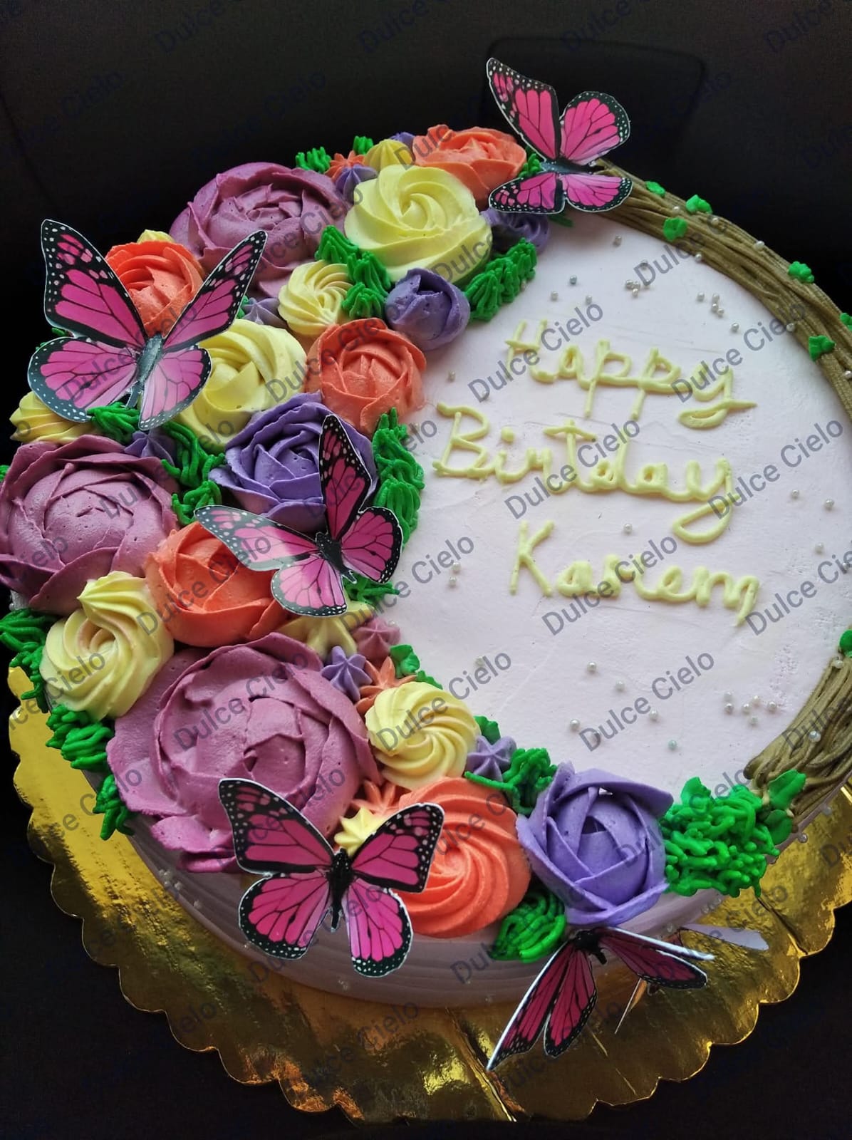 Pastel de cumpleaños decorado