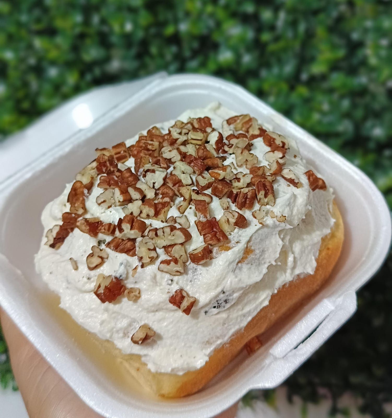 Rollo de canela con nuez