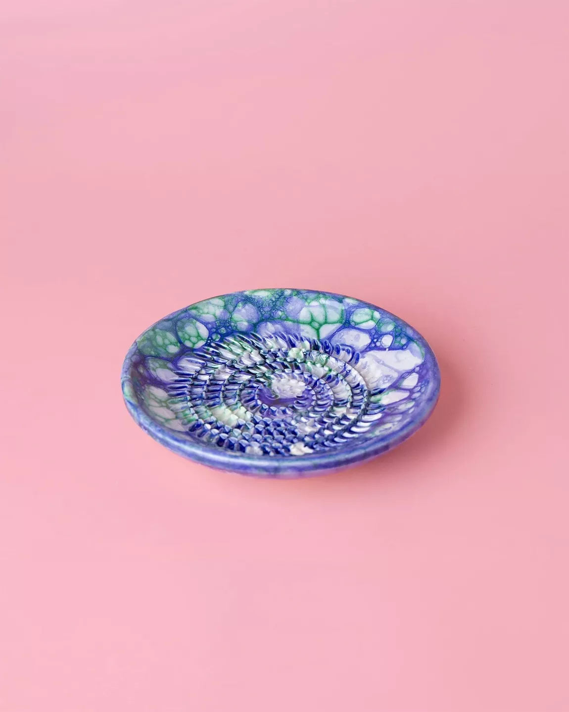 Assiette râpe en céramique