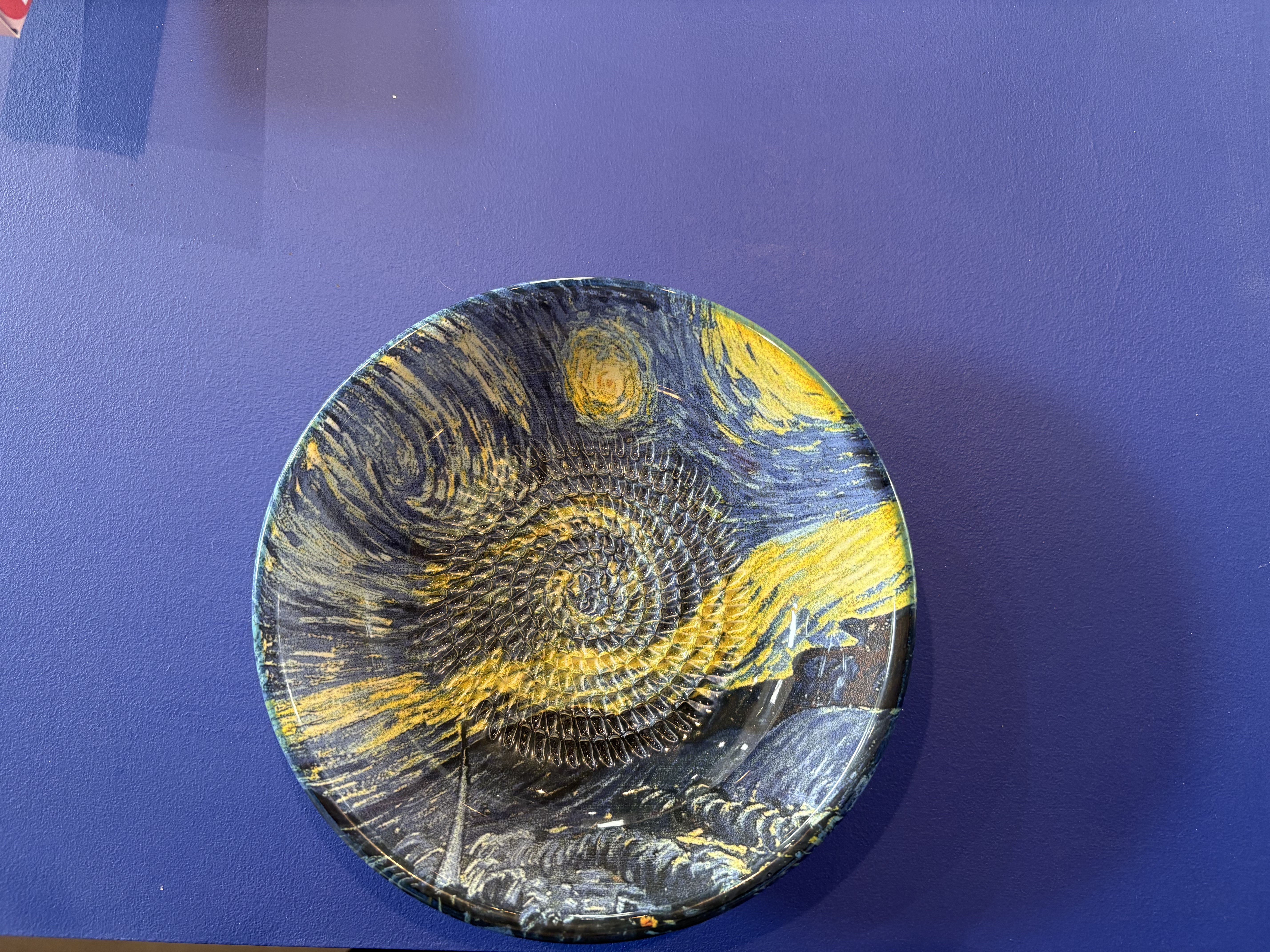 Assiette à râper inspirée de La Nuit étoilée