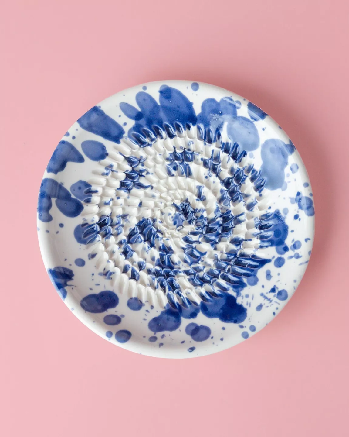 Assiette à râper artistique en céramique