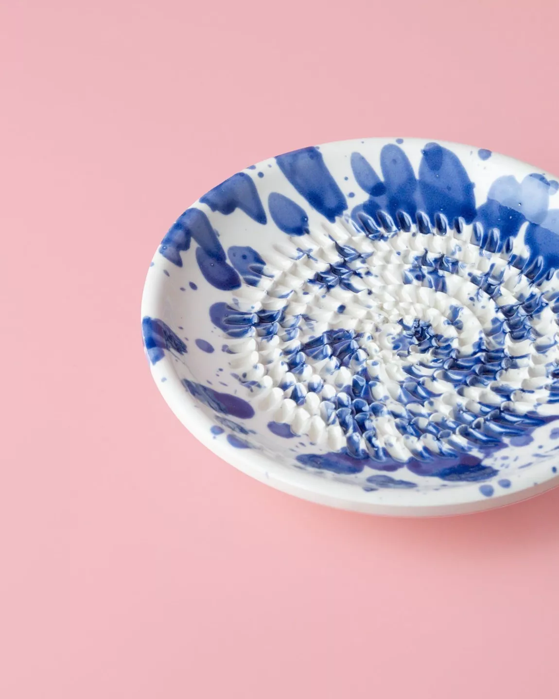 Assiette à râper artistique en céramique