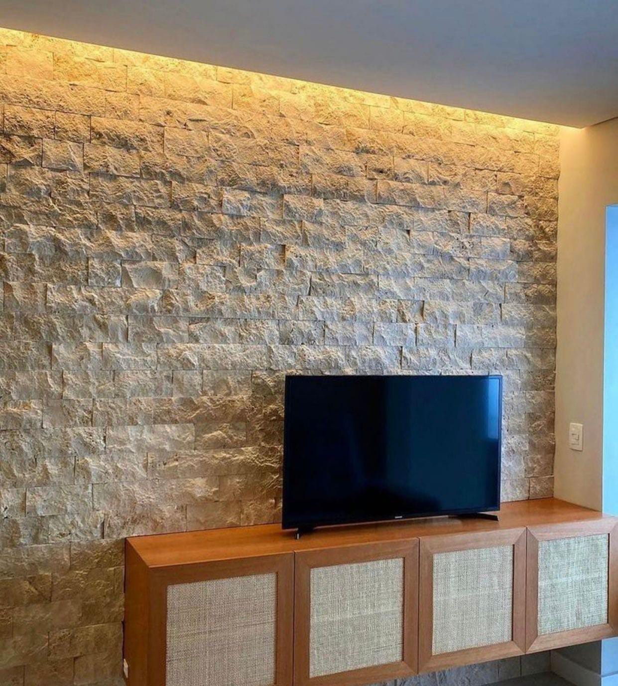 Travertino Rock face 