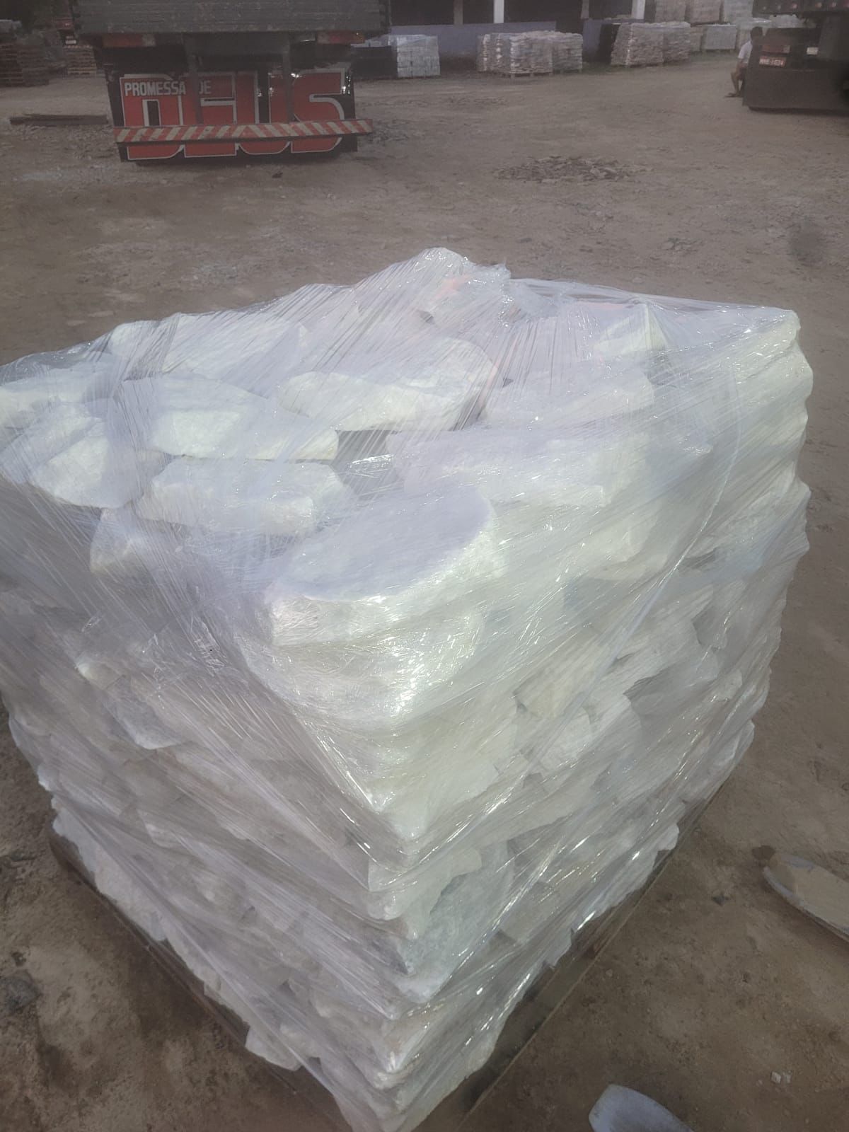 Pedra Moledo Branca Premium