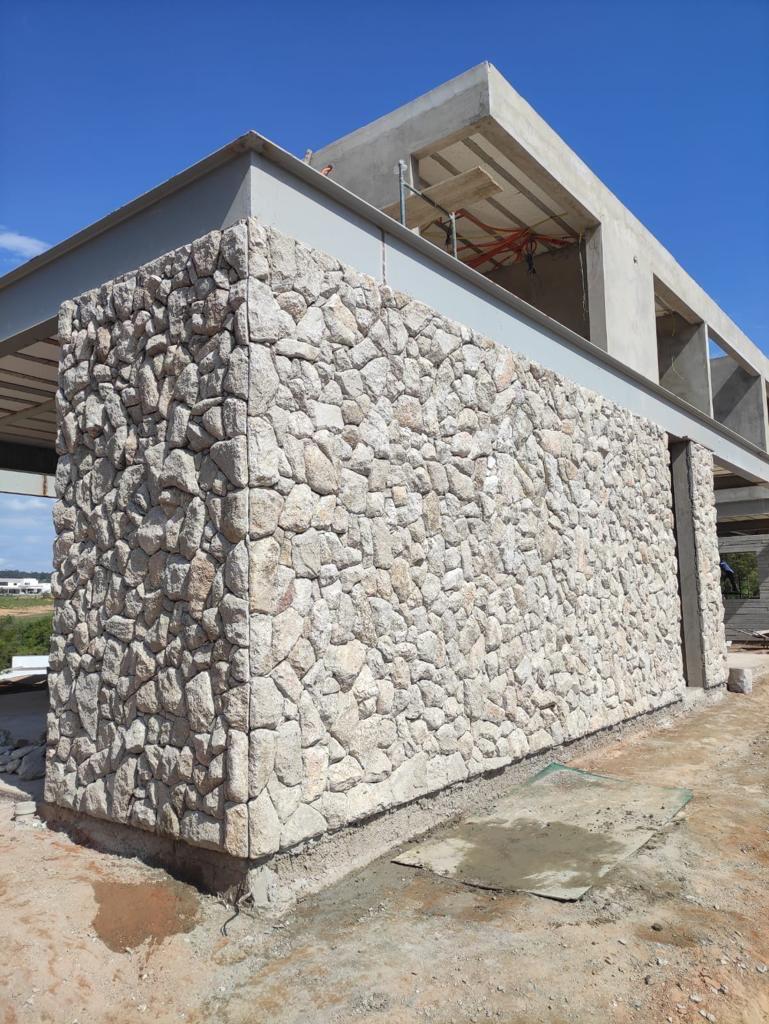 Pedra Moledo Cinza Clara