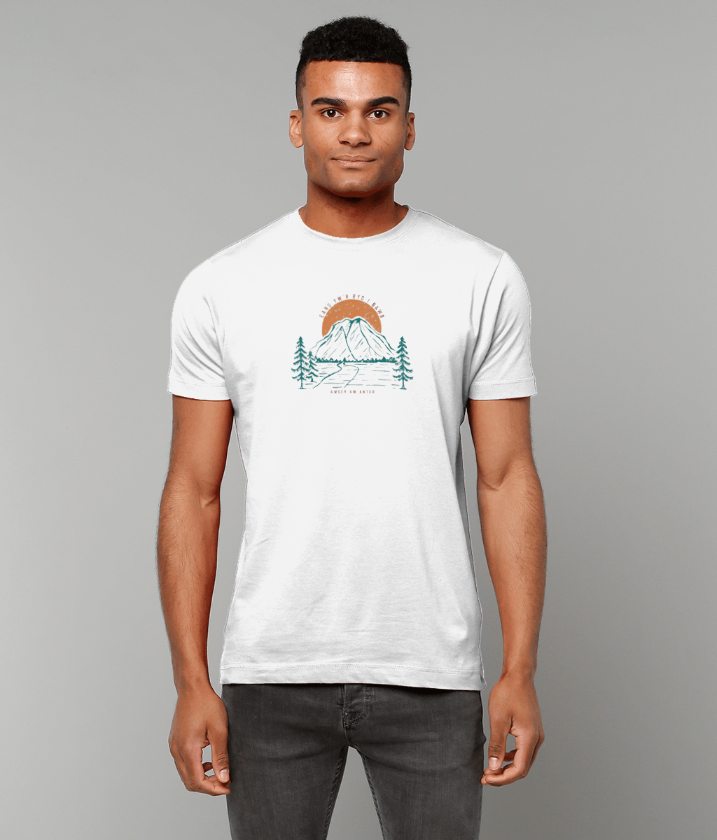 Eang yw'r byd - Amser am antur