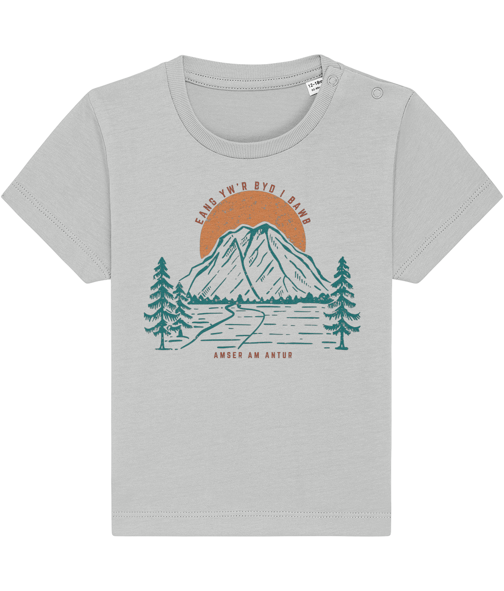 Eang yw'r byd i bawb, Amser am antur - Babi