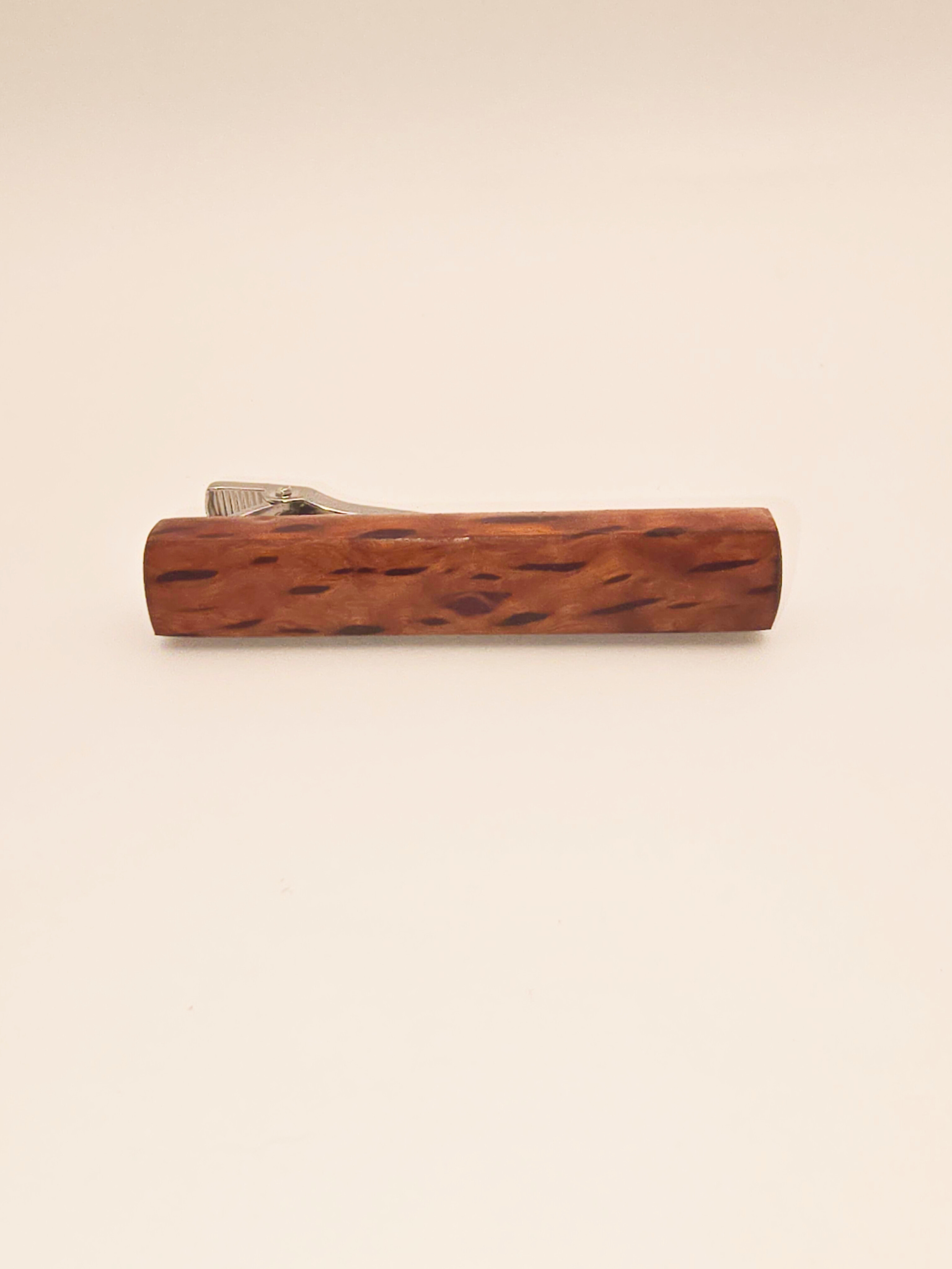 Large Handcrafted Bull Oak Tiepin