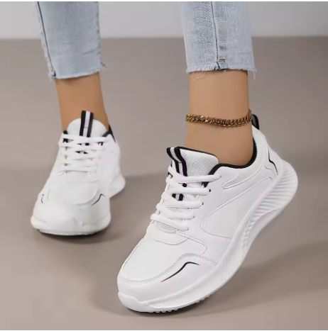Lightweight and breathable fashion sneakers