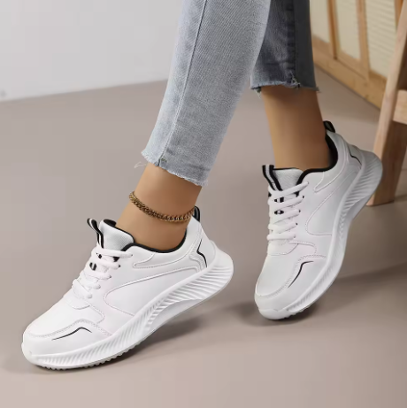 Lightweight and breathable fashion sneakers