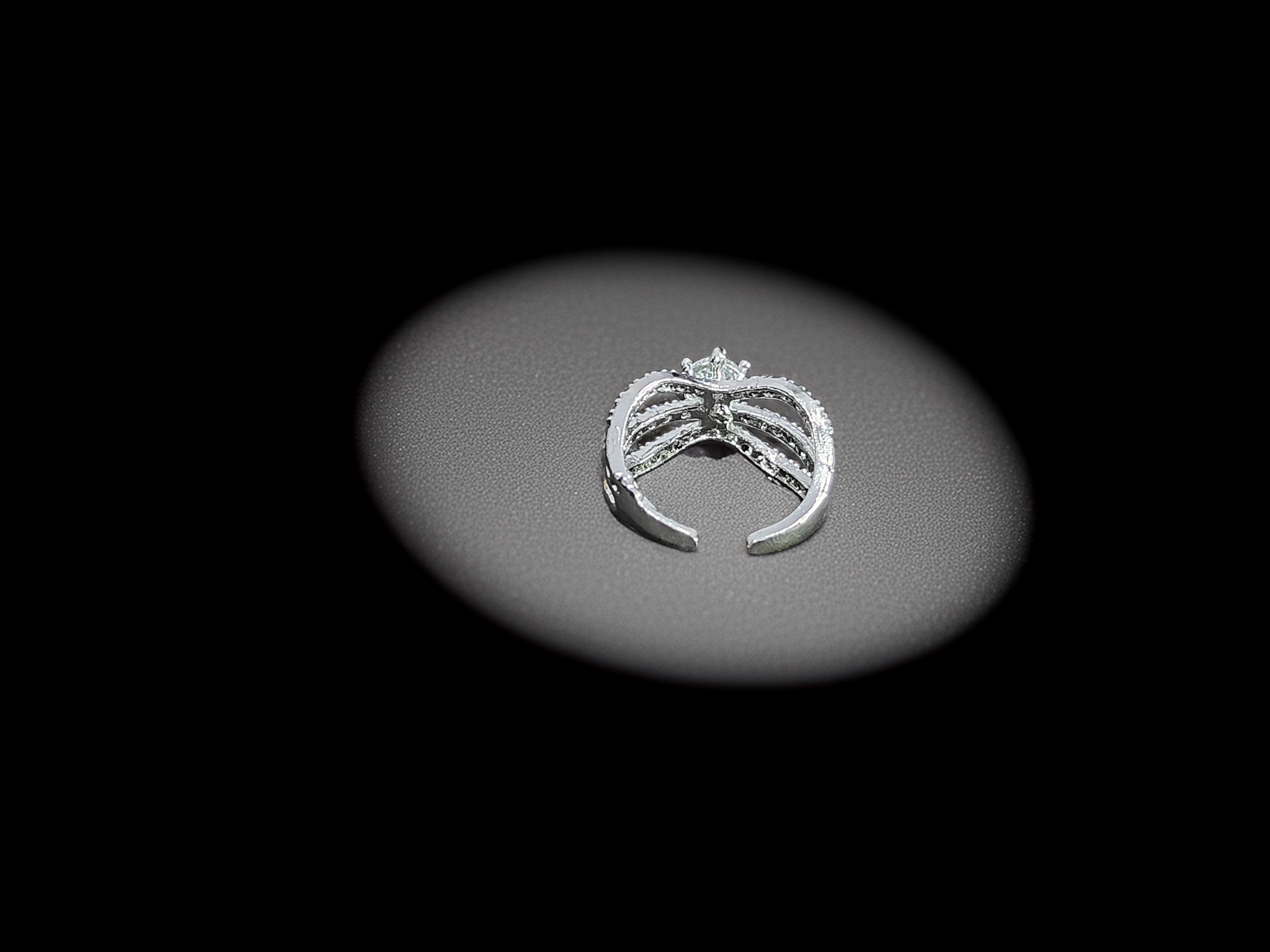 Elegant Bow-Shaped American Diamond Ring (1040)
