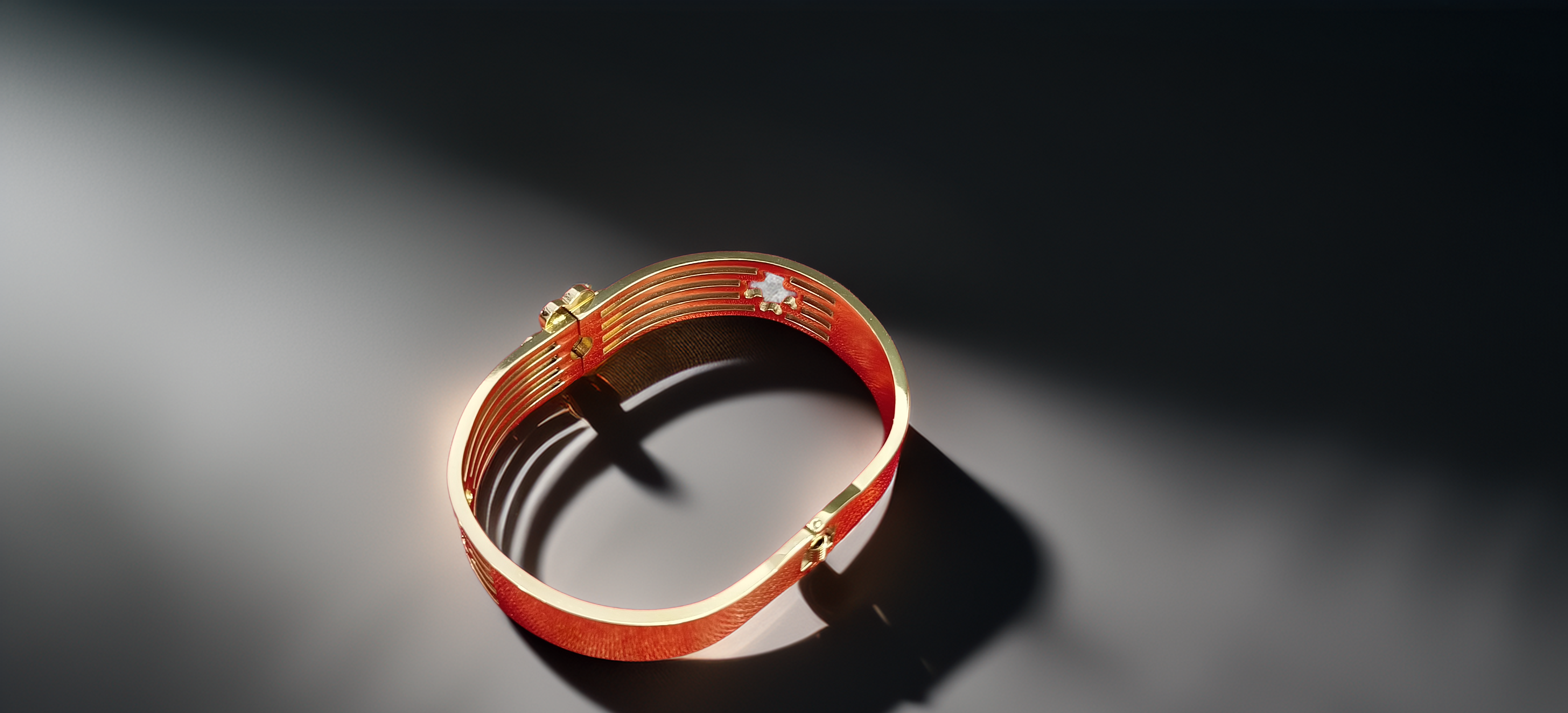 Elegant Golden Floral Bracelet (1058)