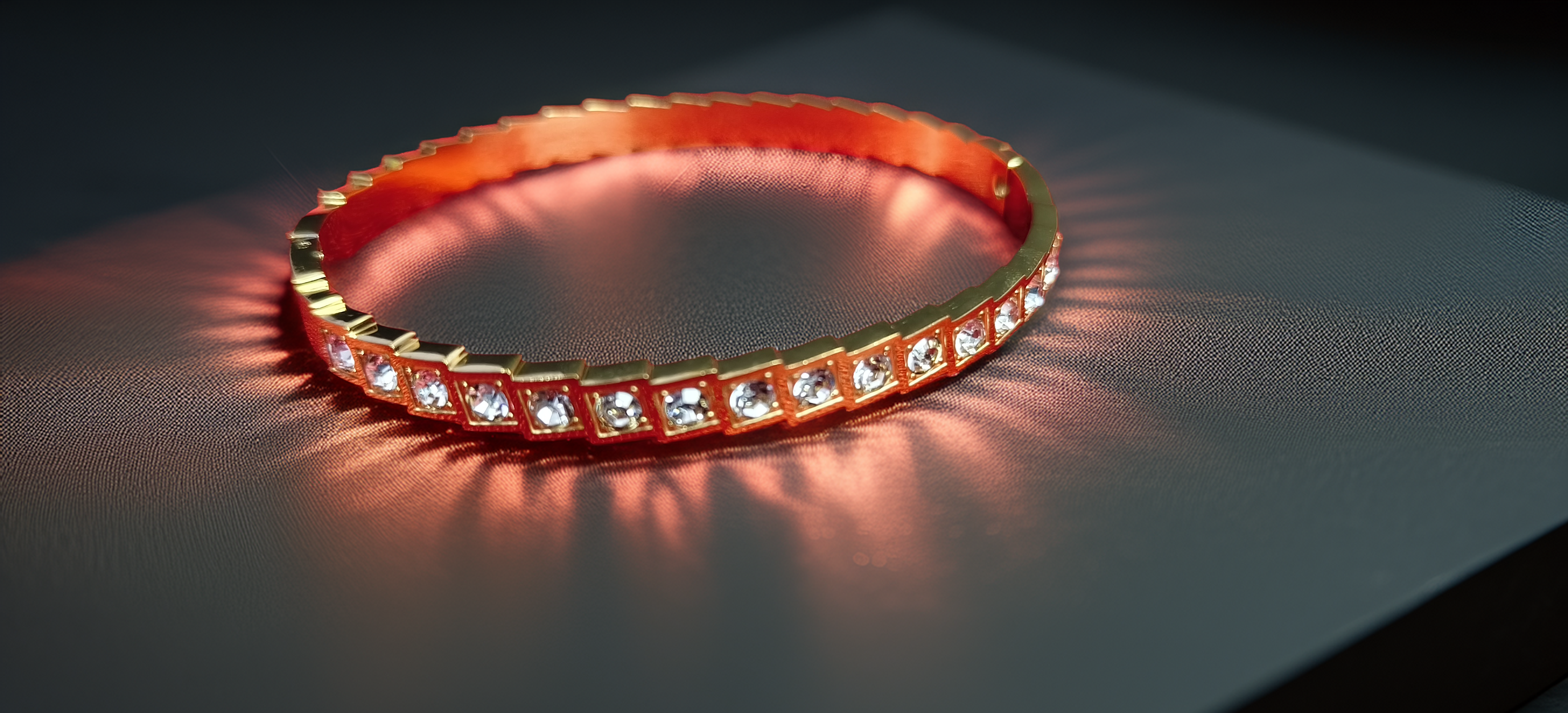 Elegant Diamond Studded Bracelet (1051)