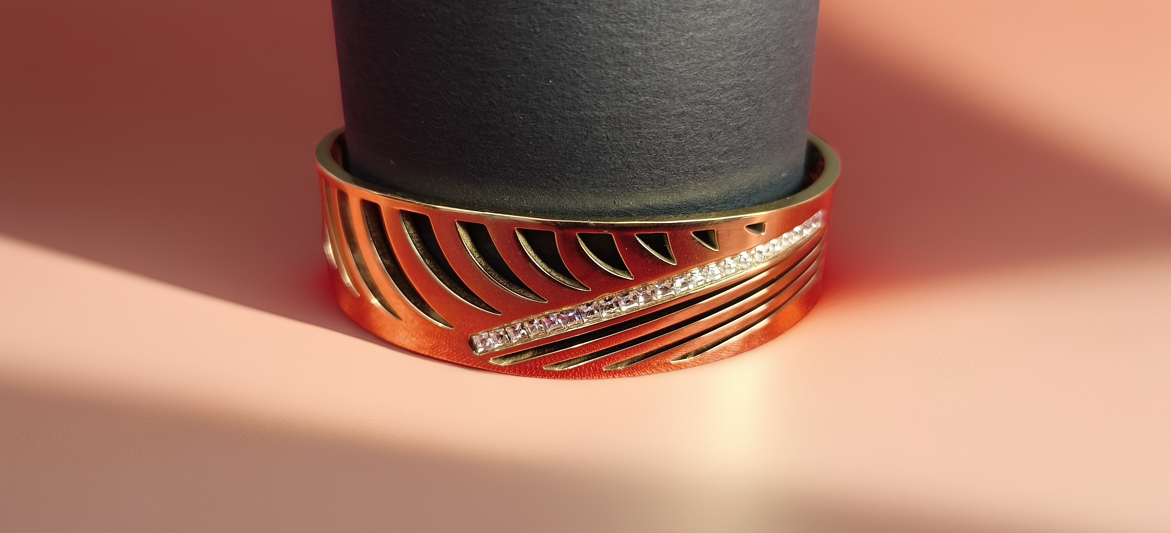 Elegant Golden Bracelet for Girls (1058)