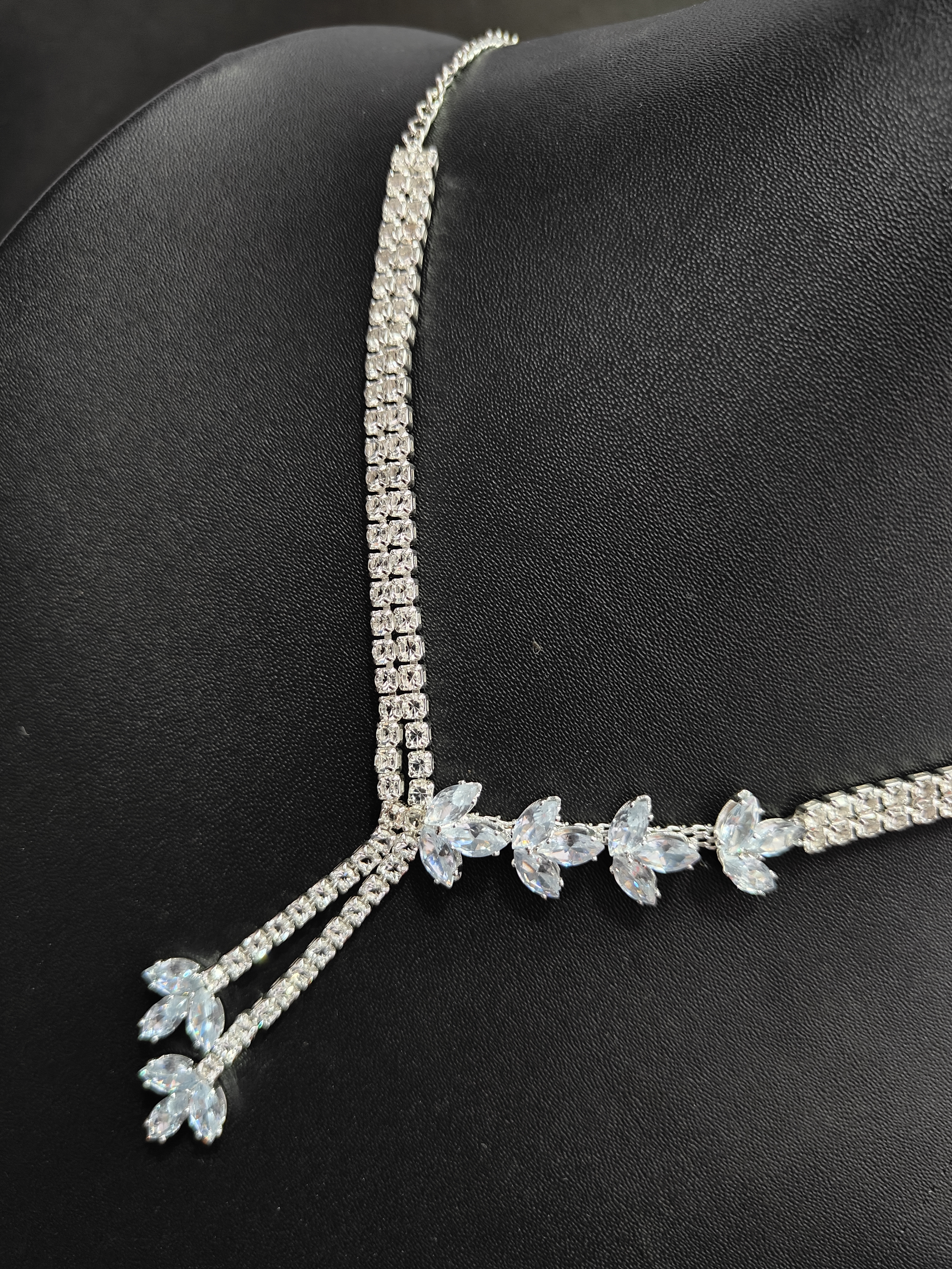 Silver AD Necklace Set – Regal Look in Budget (1063)