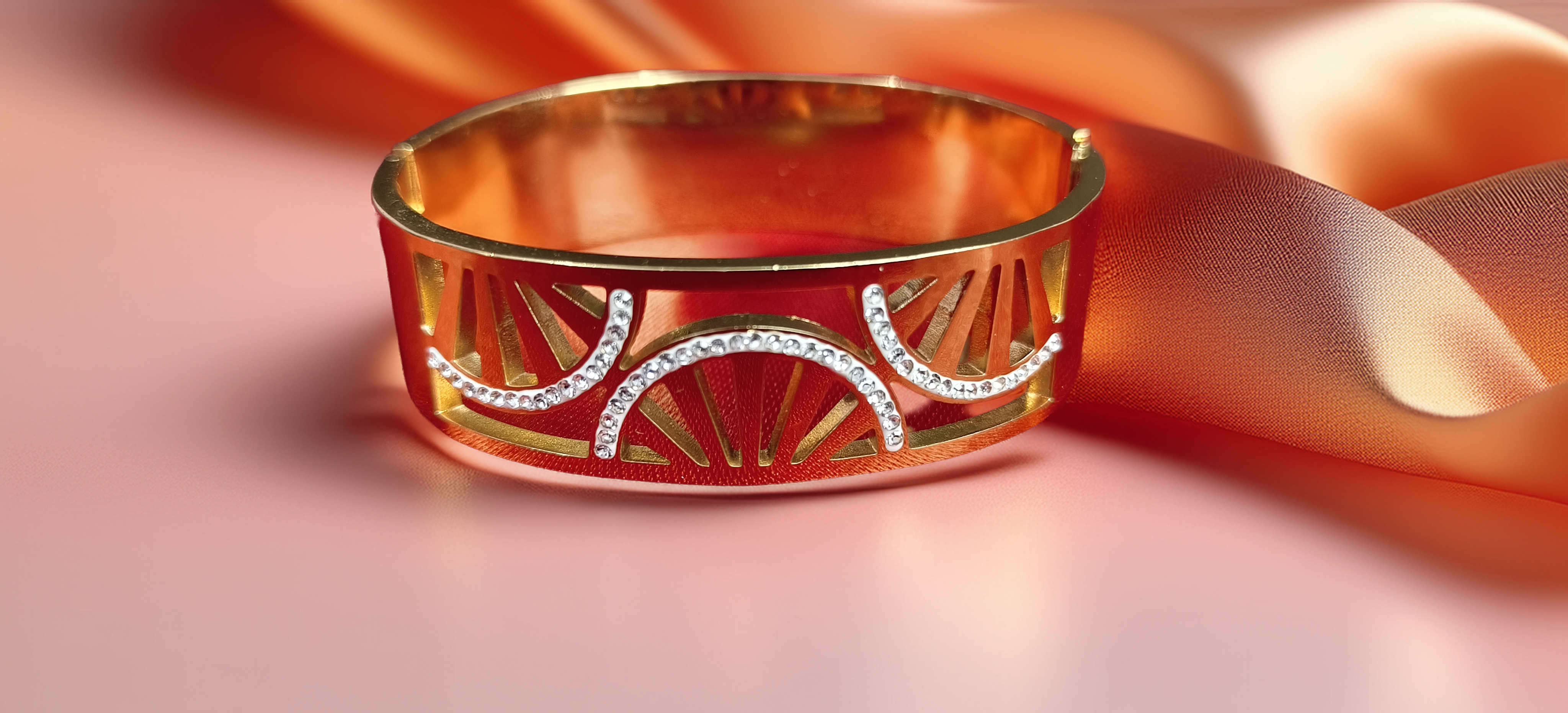 Stylish Golden Party Wear Bracelet (1054)