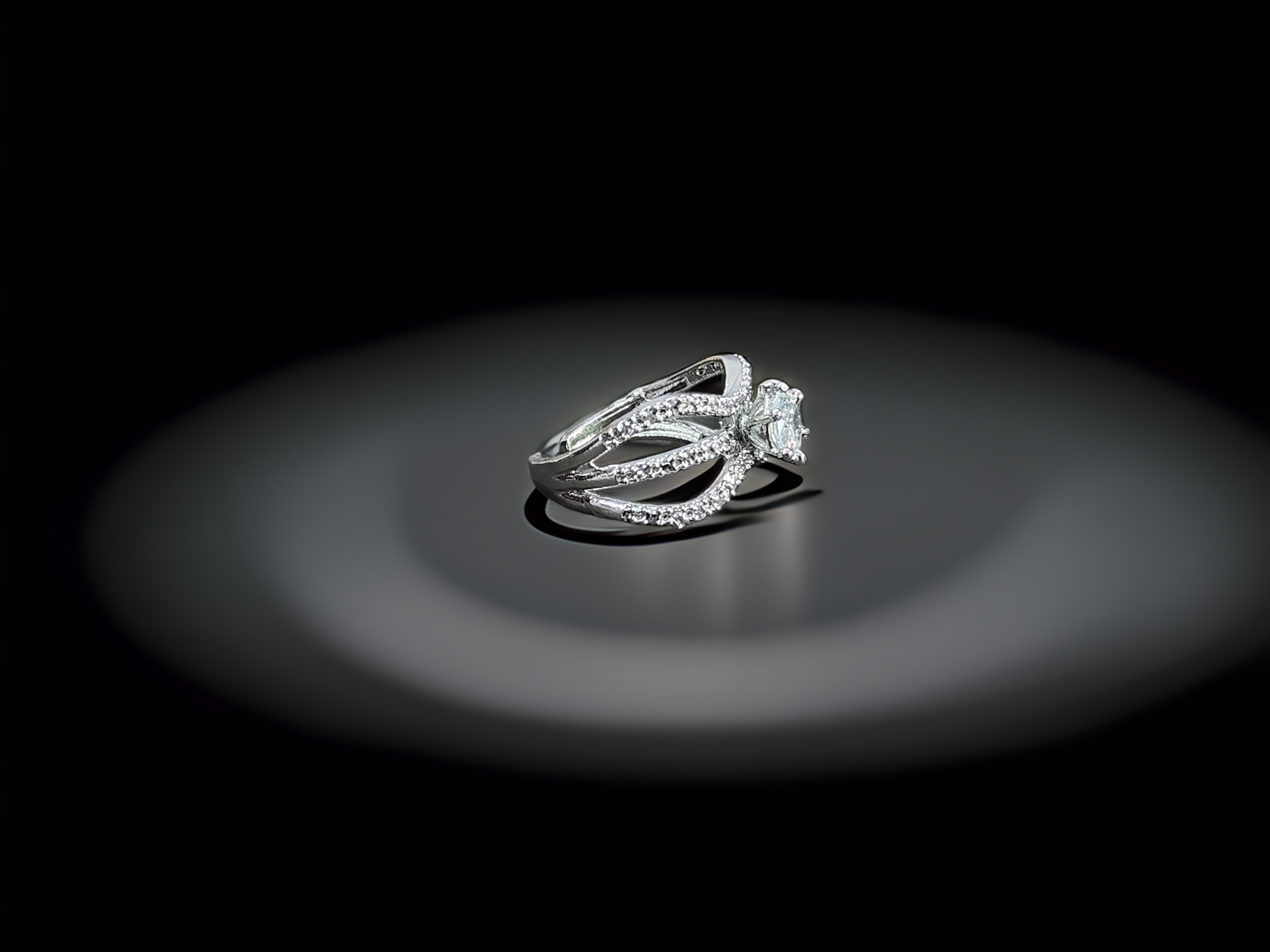 Elegant Bow-Shaped American Diamond Ring (1040)