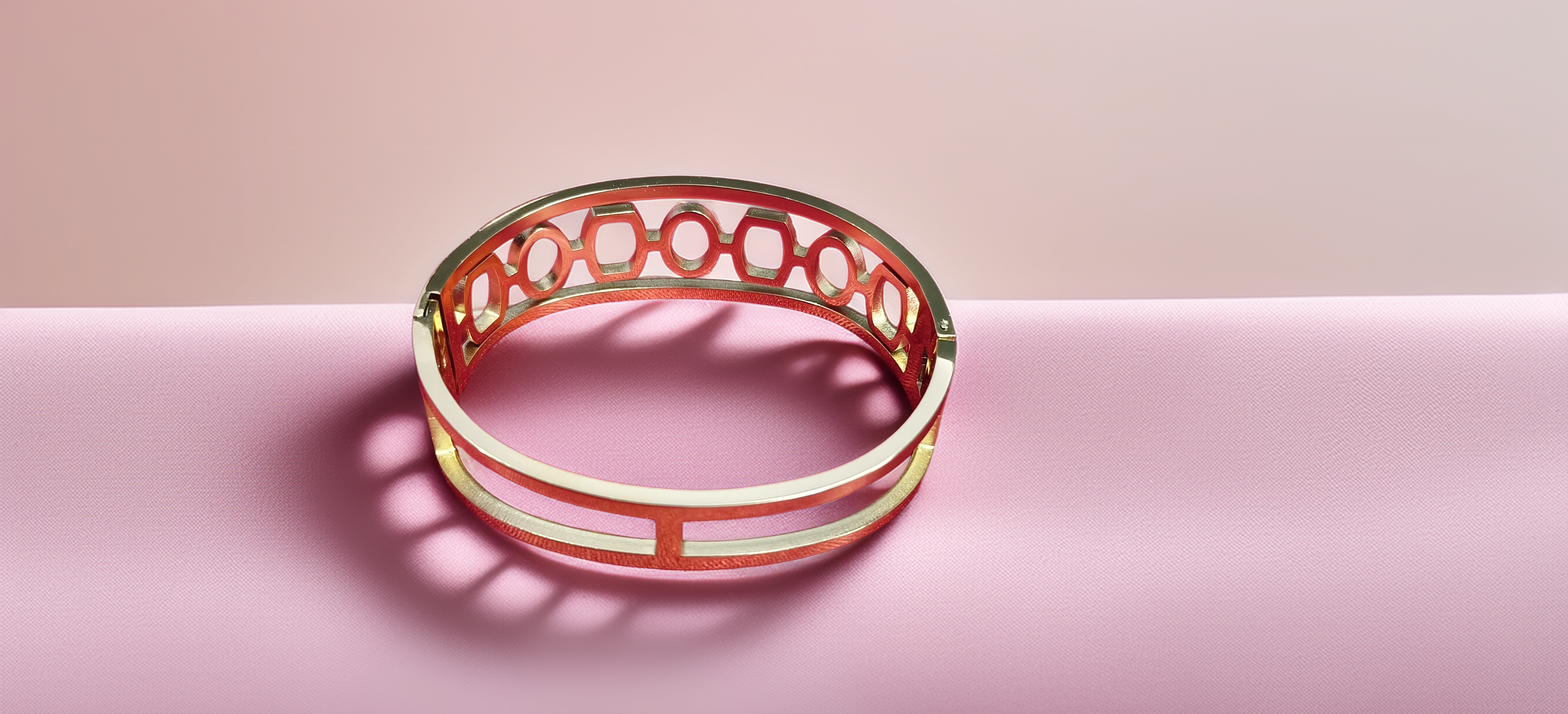 Elegant Geometric Golden Bracelet (1058)