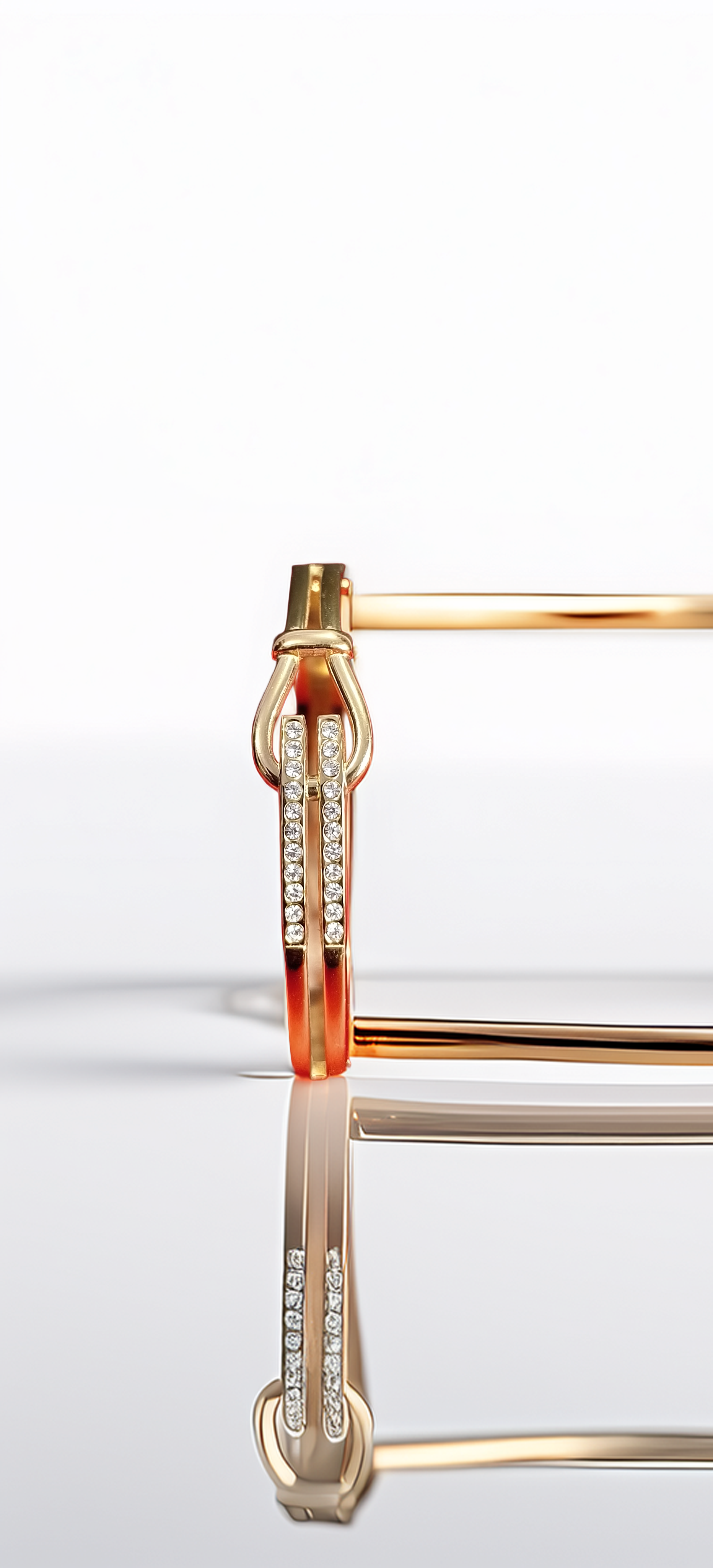 Elegant Gold Plated Buckle Bracelet for Women (1050)