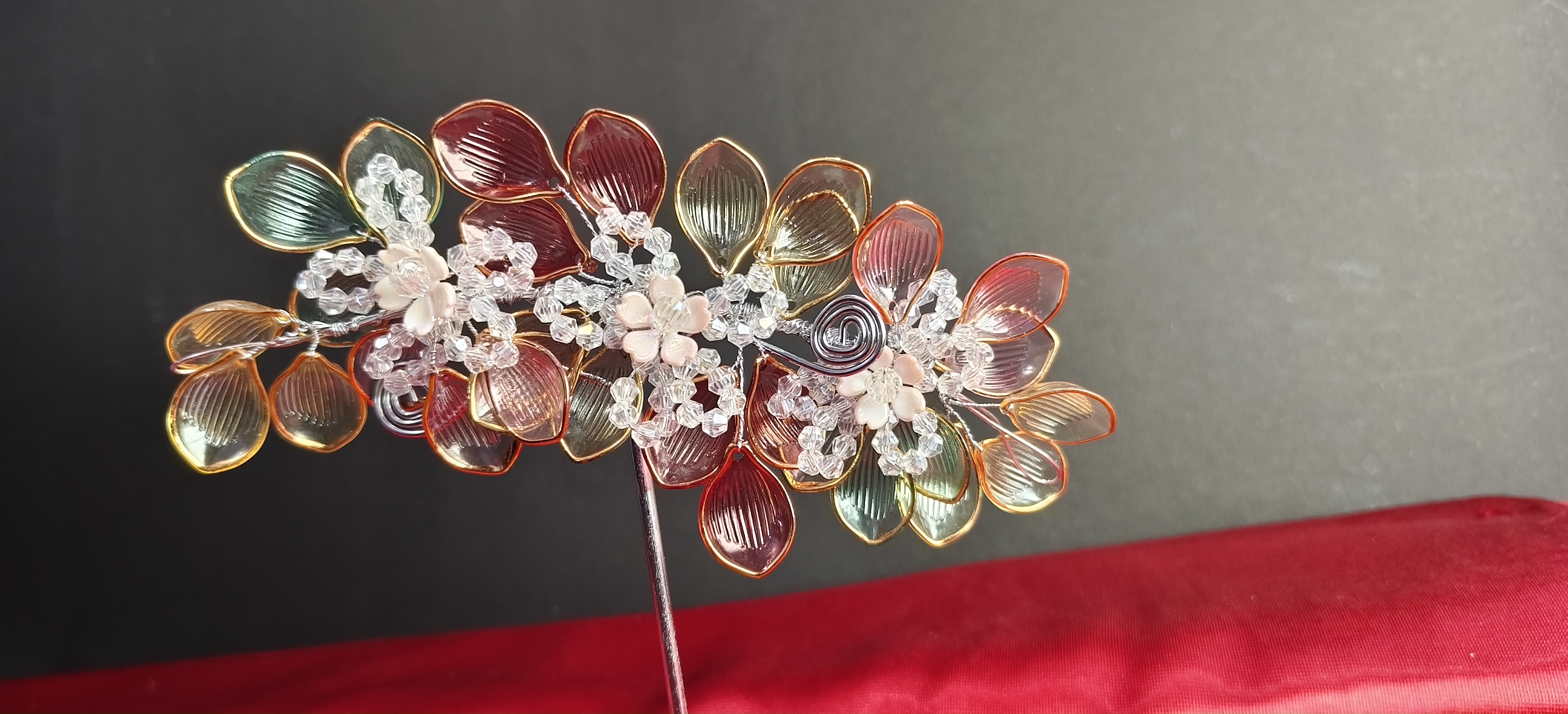 Leaf Hair Vine for Women | Bohemian Style Hair Accessory | Hair Clip for Haldi Mehendi Function 